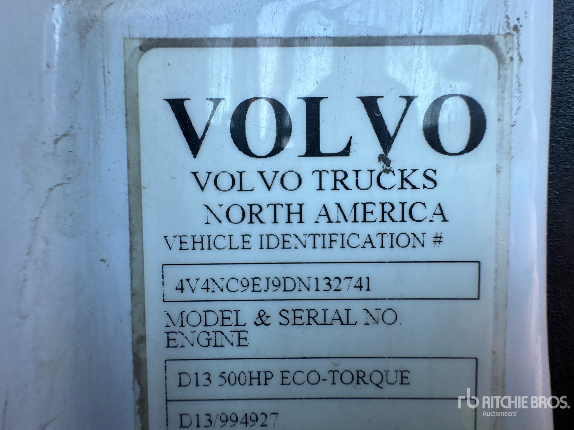 2013 Volvo VNL64T