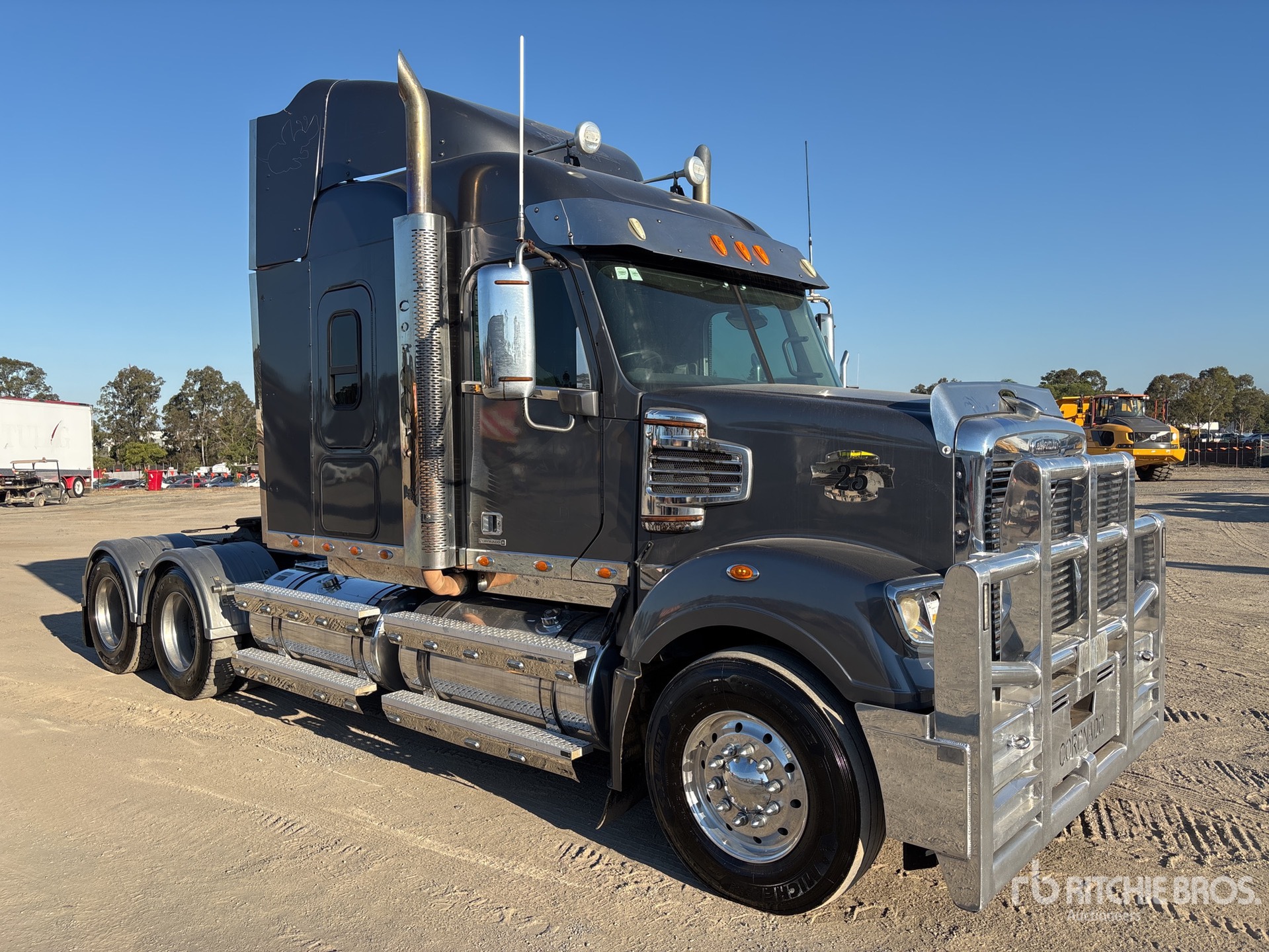2014 Freightliner Coronado