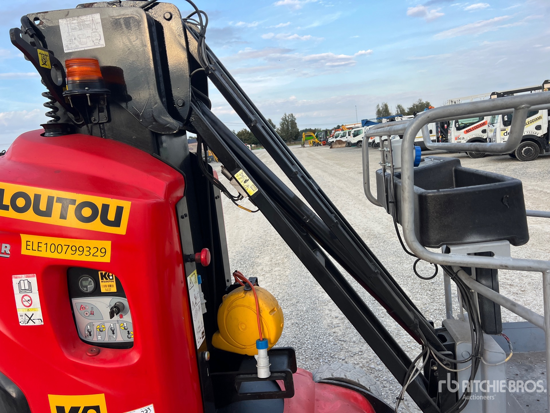 2020 Manitou 100 VJR