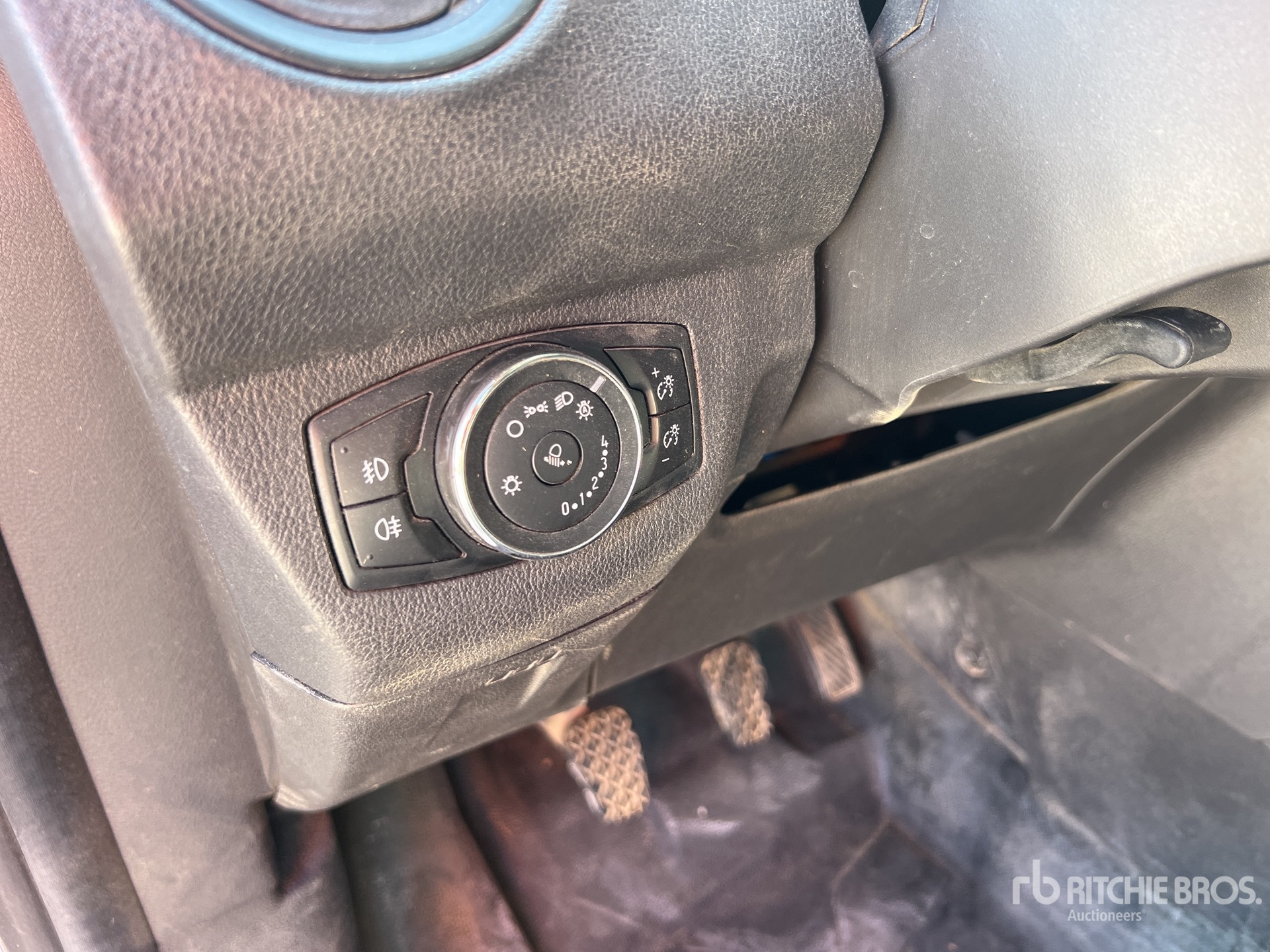 2019 Ford TRANSIT COURIER