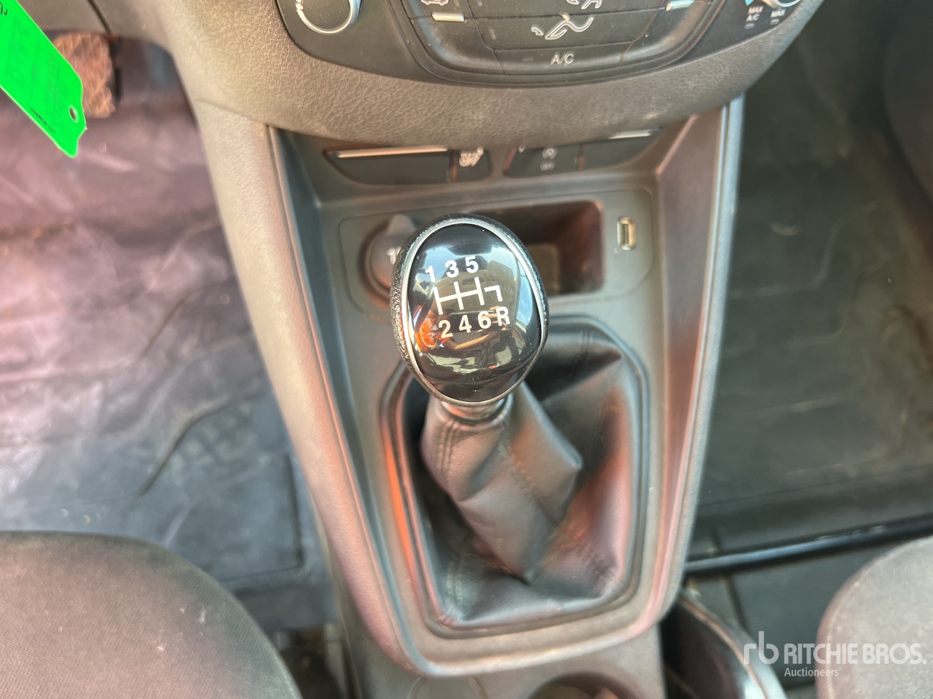 2019 Ford TRANSIT COURIER