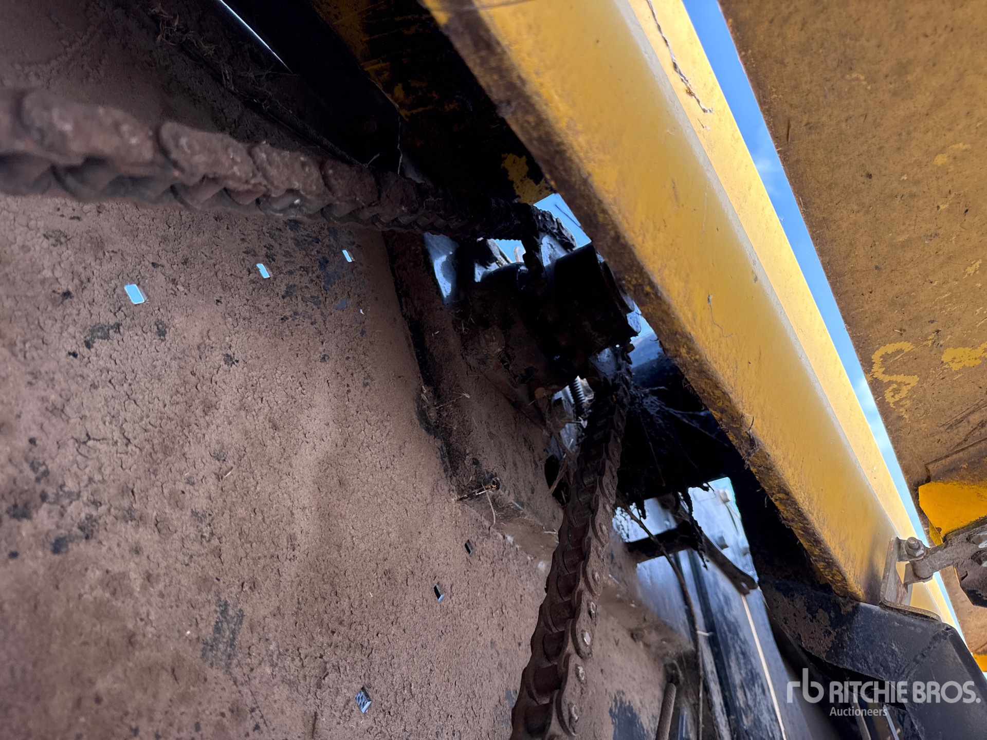 2012 New Holland BR7070