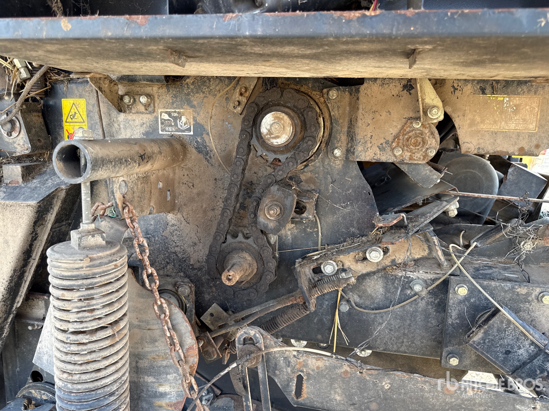 2012 New Holland BR7070