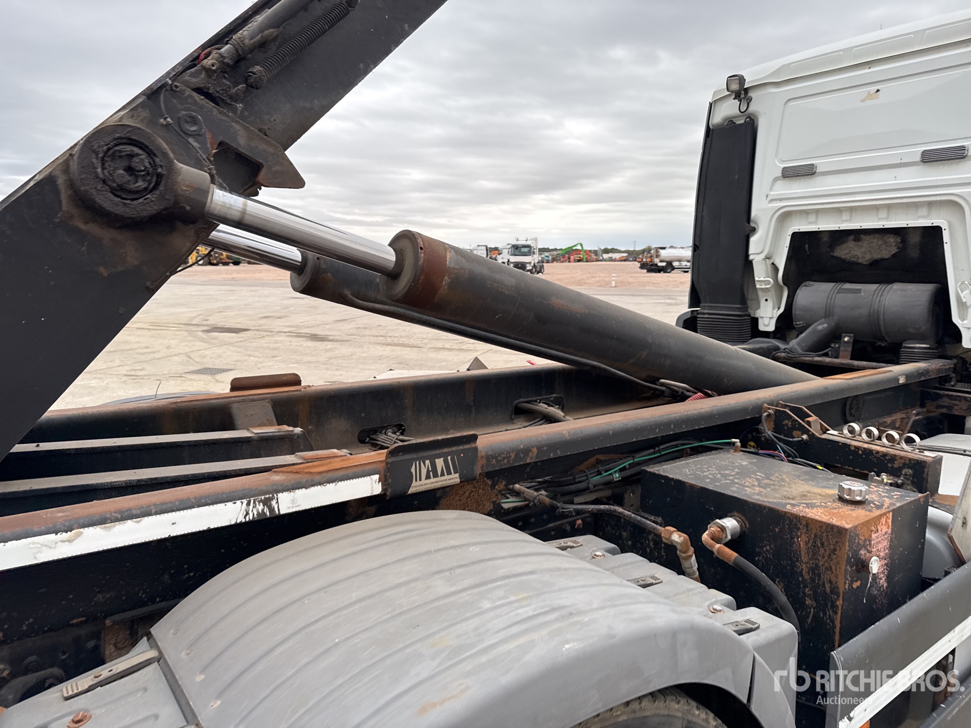 2002 Man CAMION AMPLIROLL 6X2