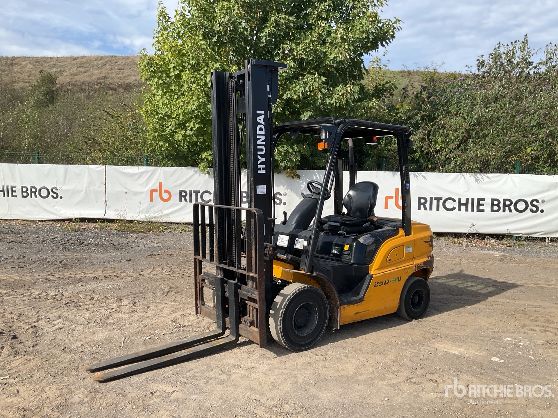 Photo of 2021 Hyundai 25D-9V