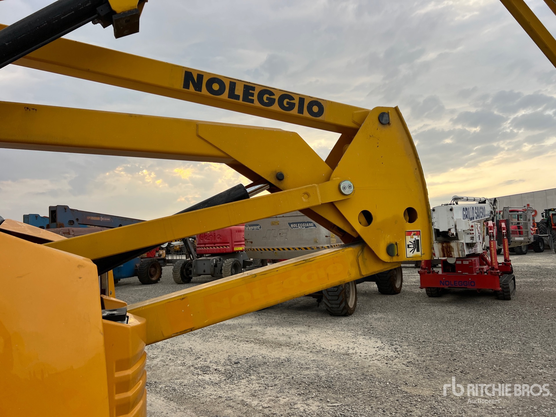 2009 Haulotte HA12IP