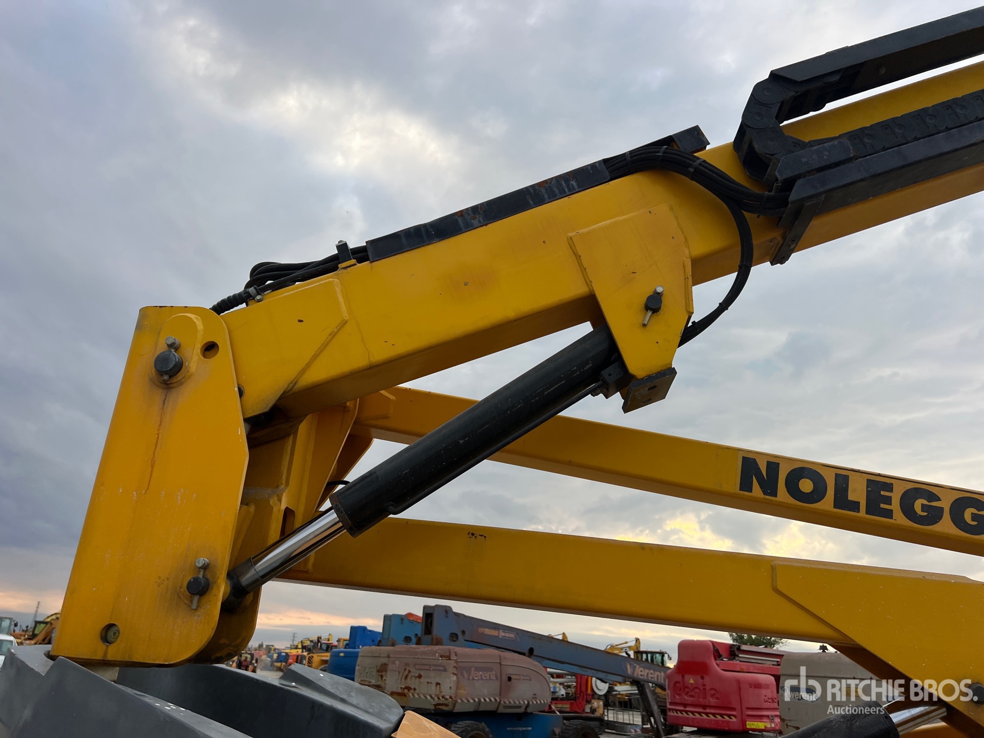 2009 Haulotte HA12IP