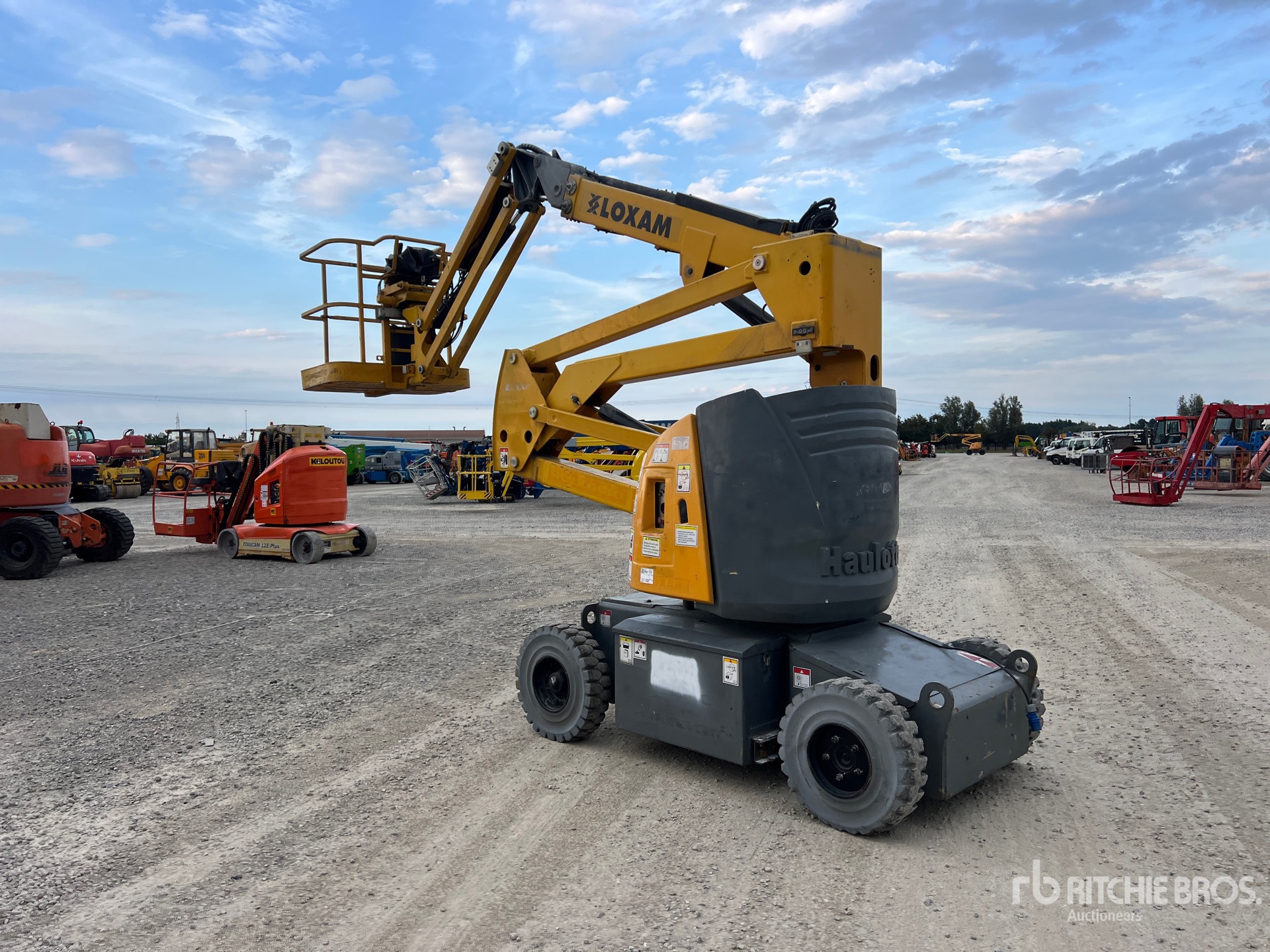 2009 Haulotte HA12IP