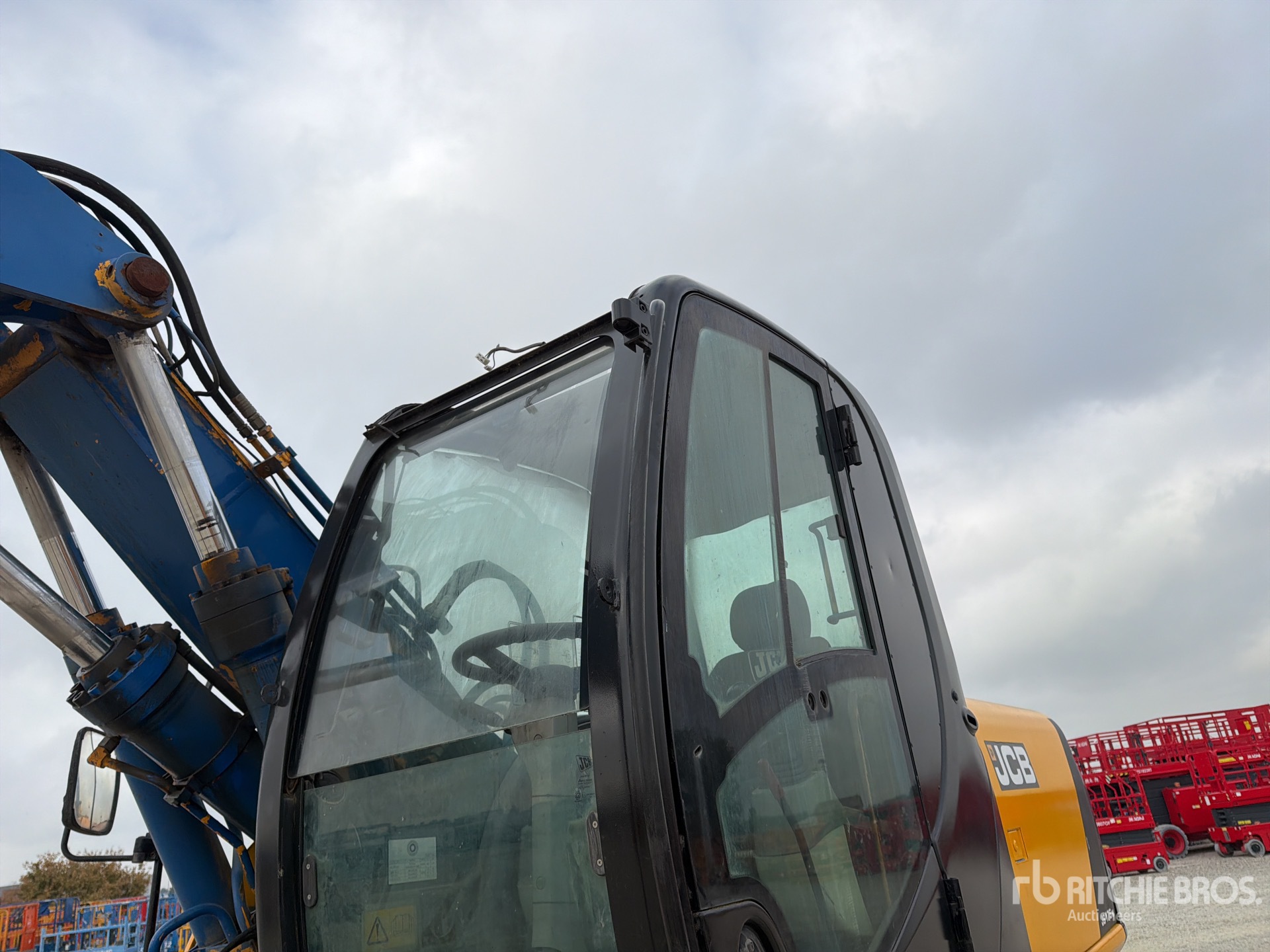 2006 JCB JS175W
