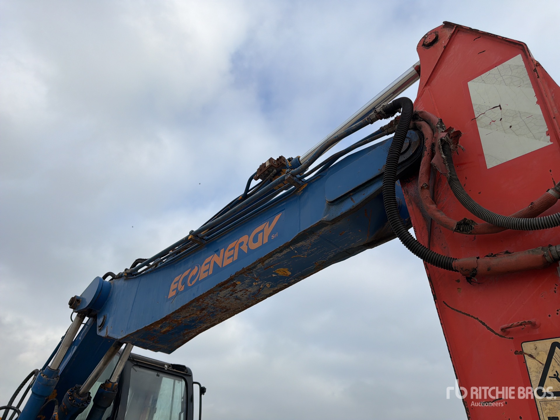 2006 JCB JS175W