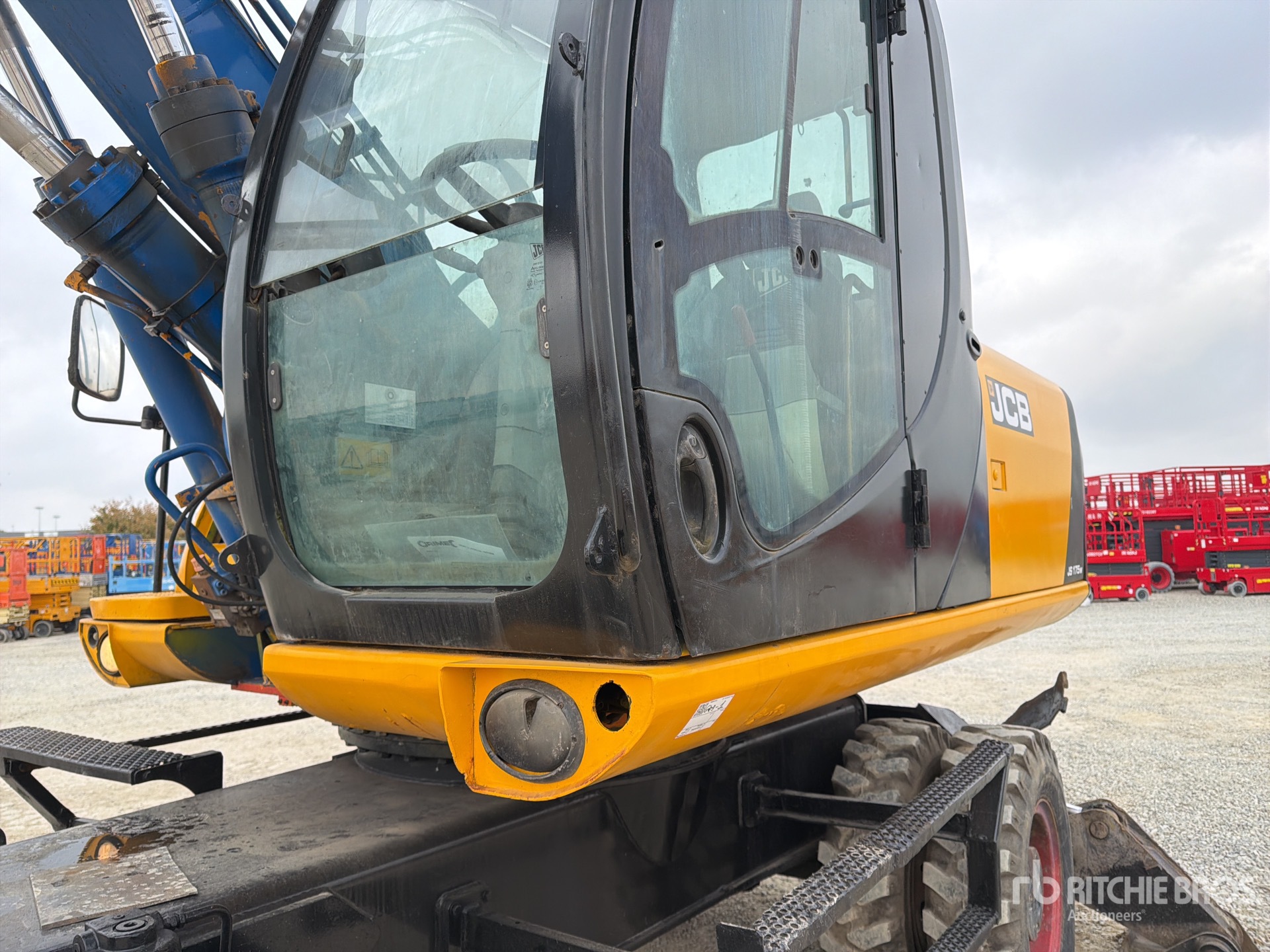 2006 JCB JS175W