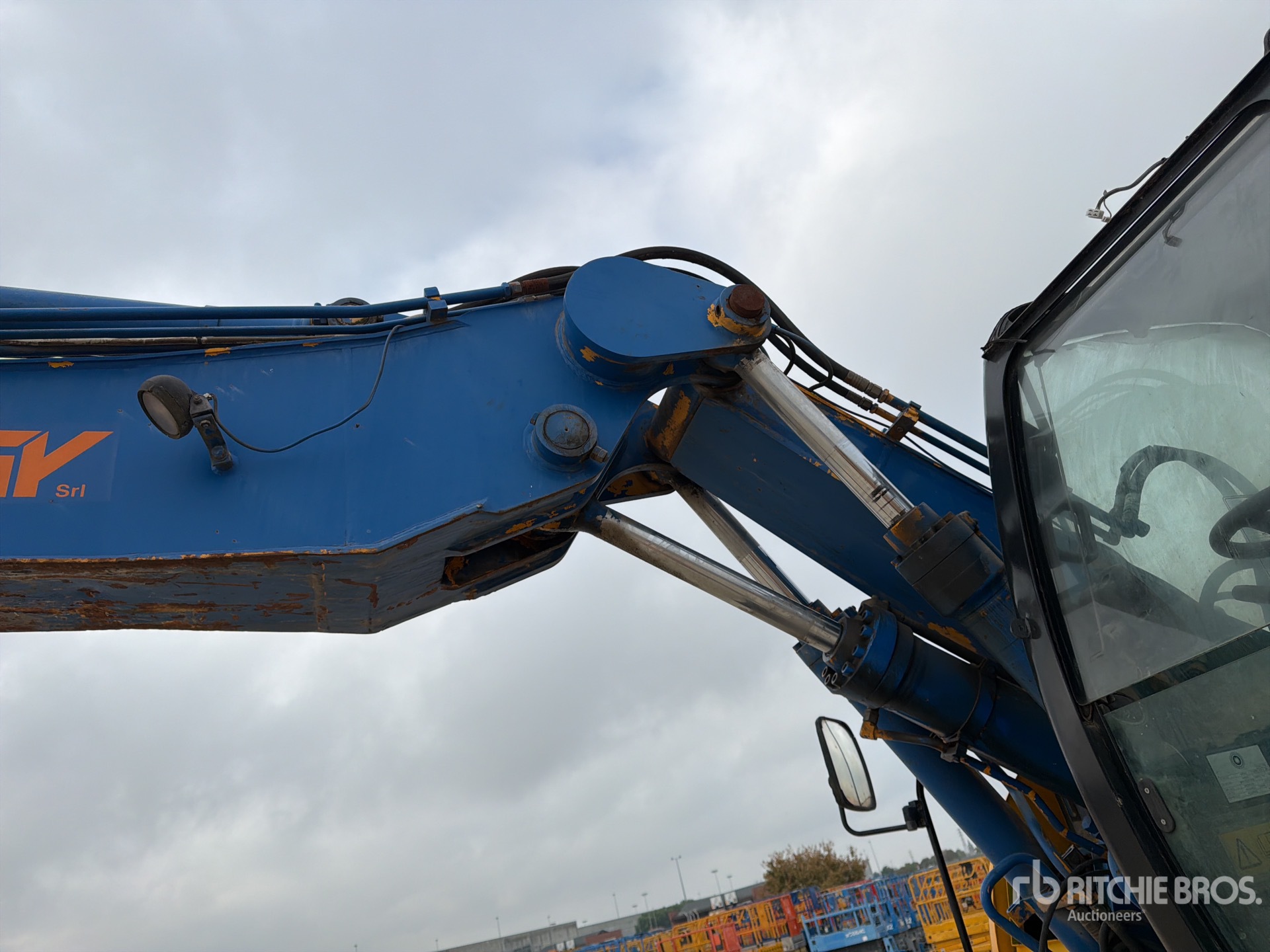 2006 JCB JS175W