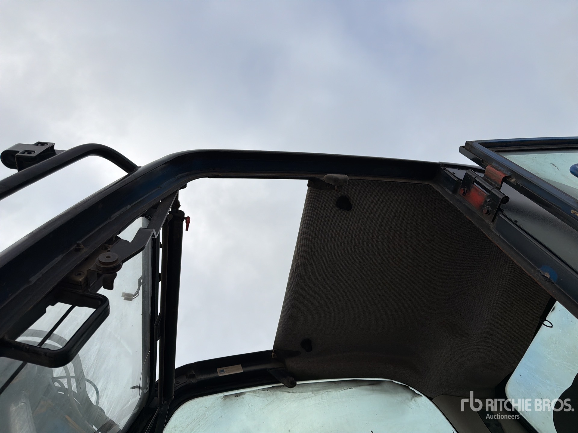 2006 JCB JS175W