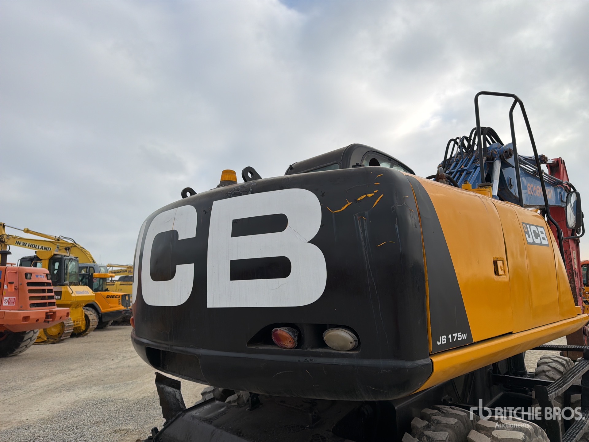 2006 JCB JS175W