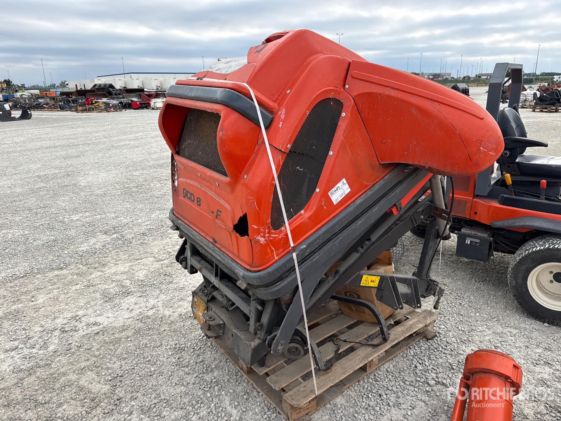 Kubota F3680
