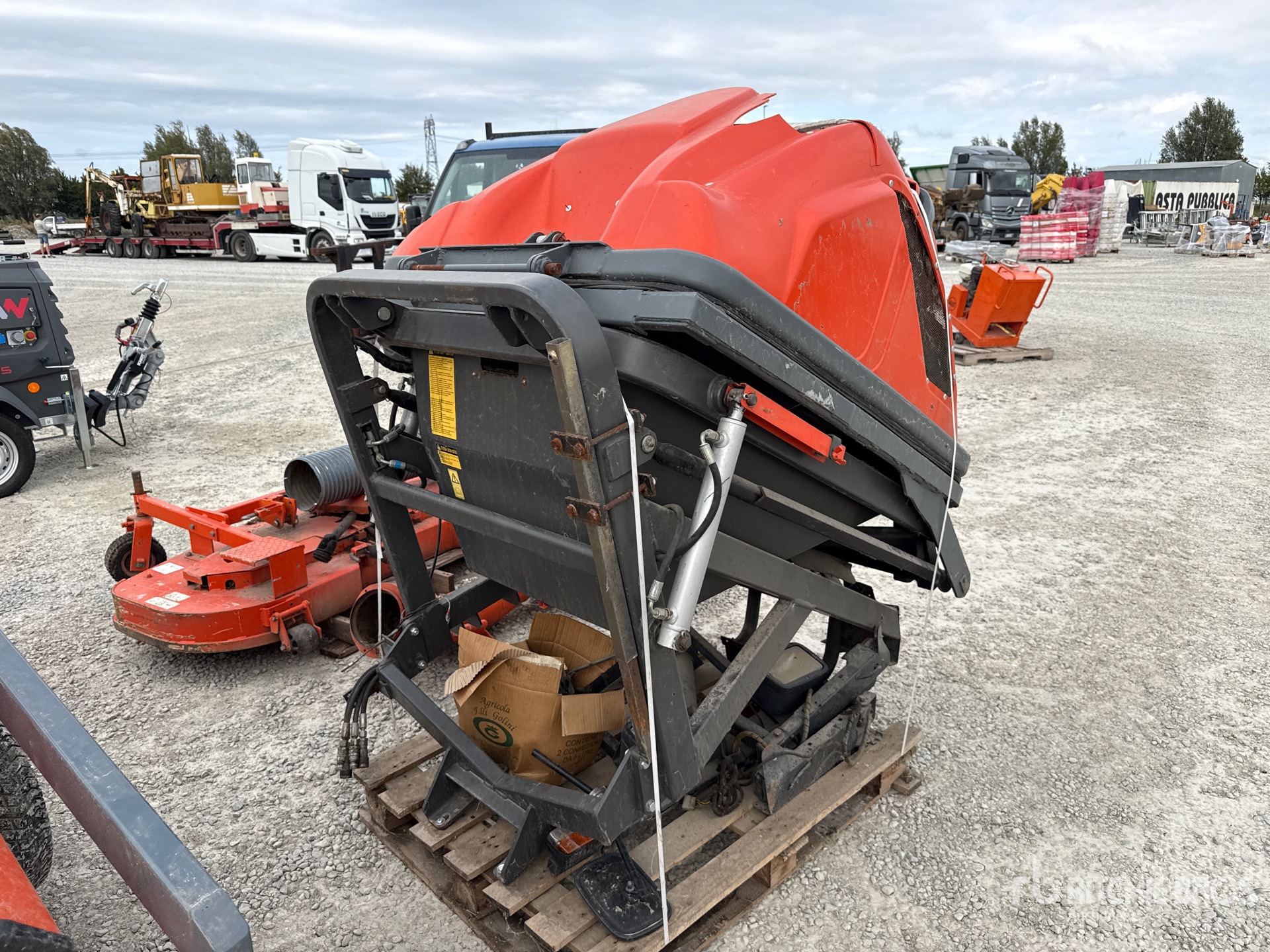 Kubota F3680