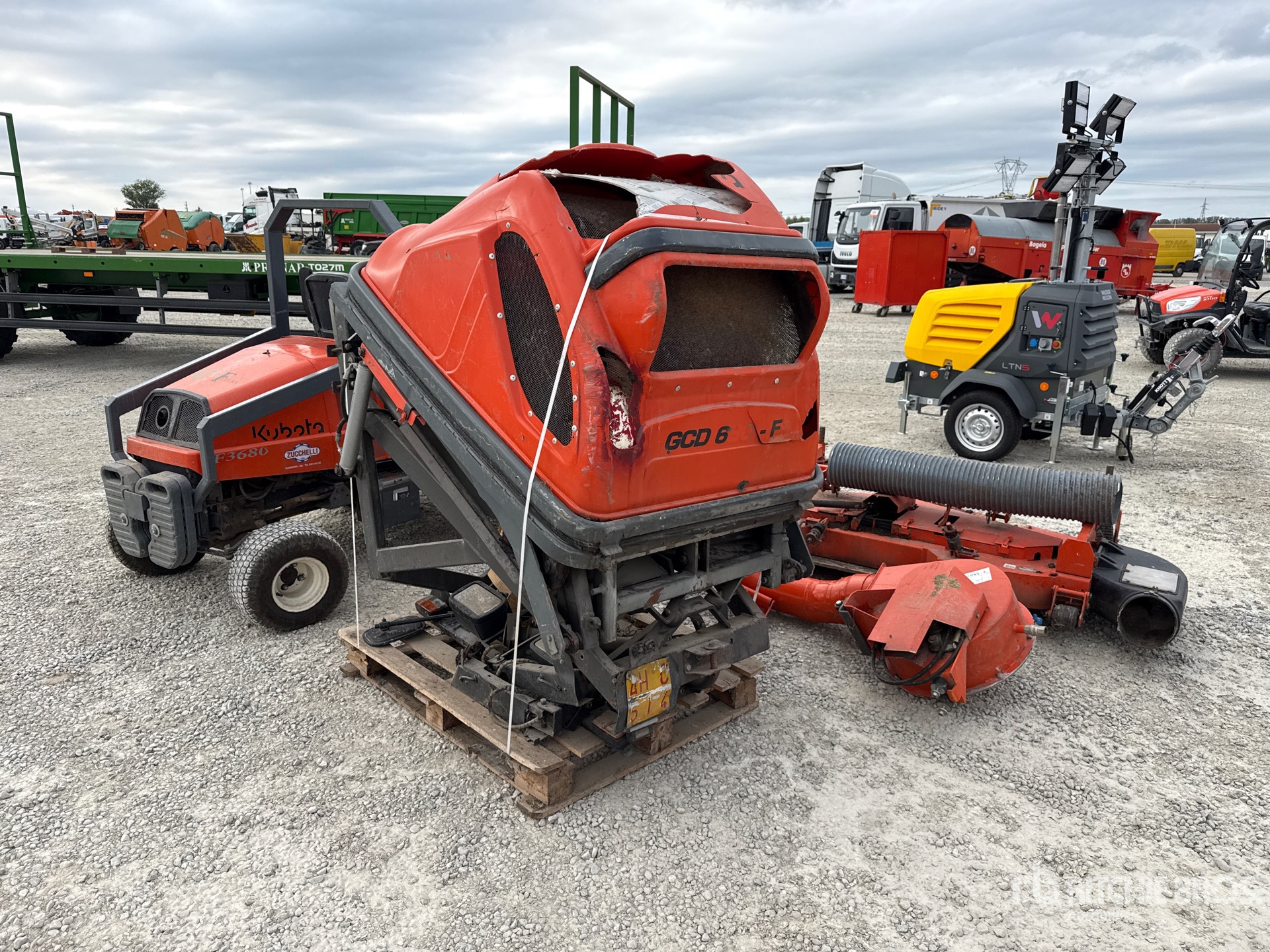 Kubota F3680