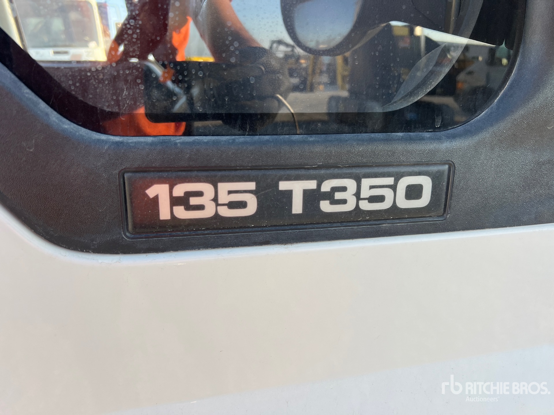 2005 Ford TRANSIT 135T350