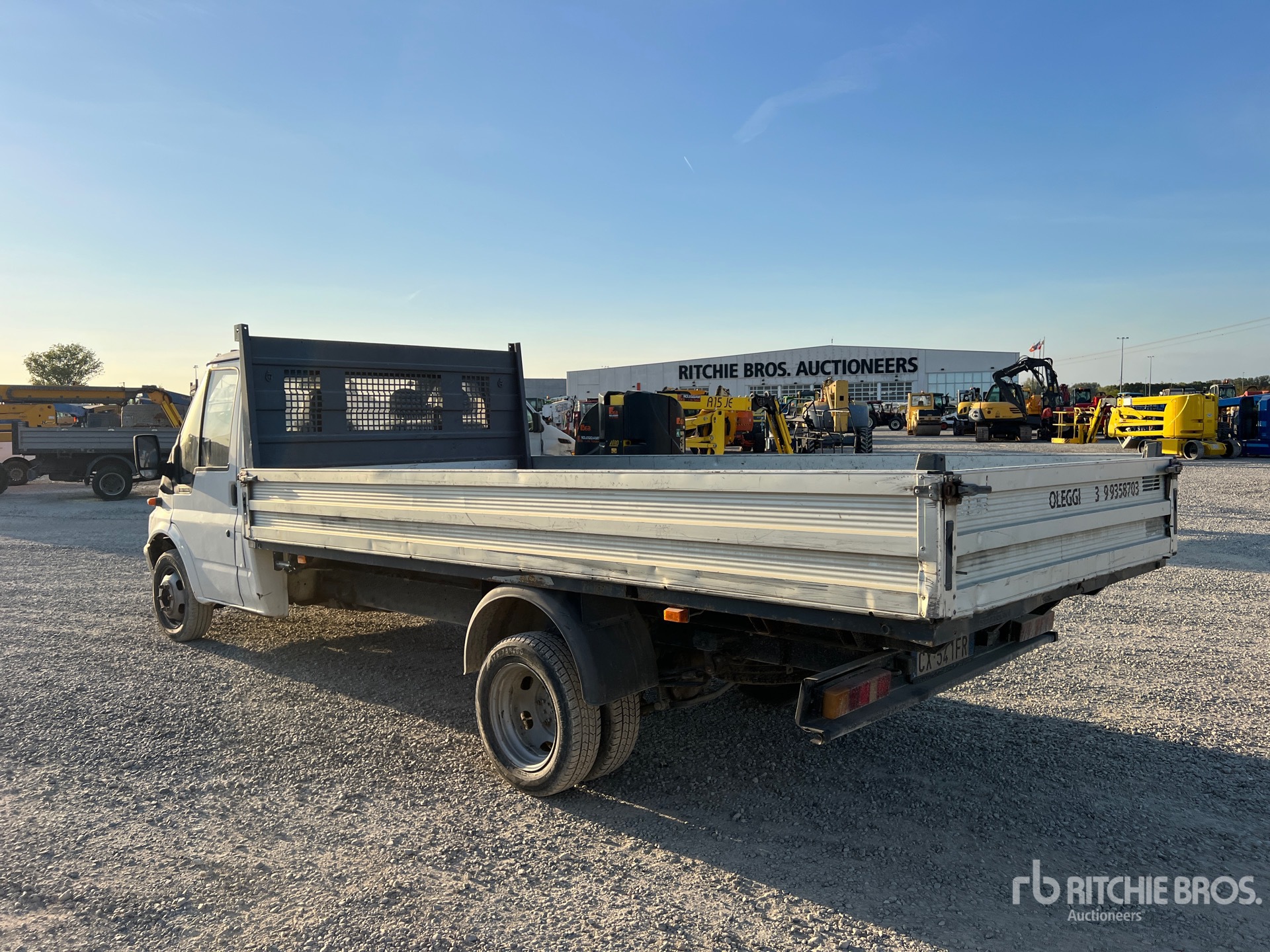 2005 Ford TRANSIT 135T350