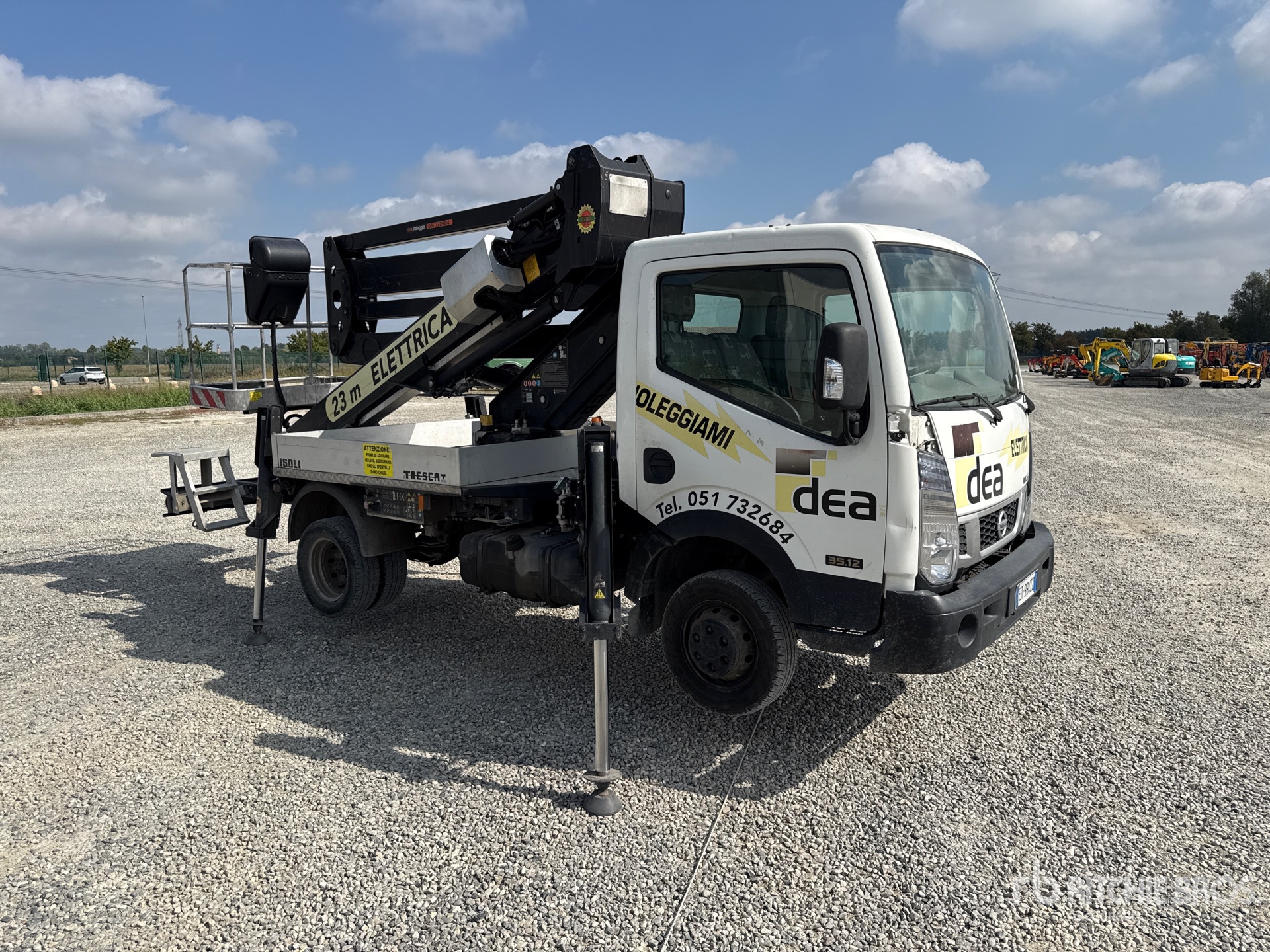 2015 Nissan NT400