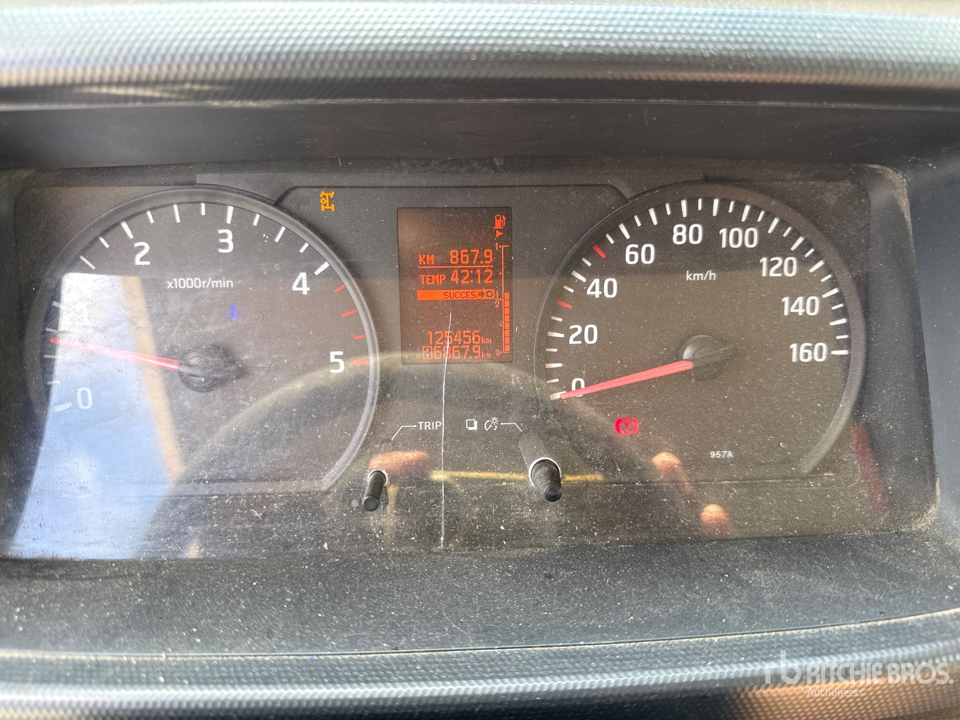 2015 Nissan NT400