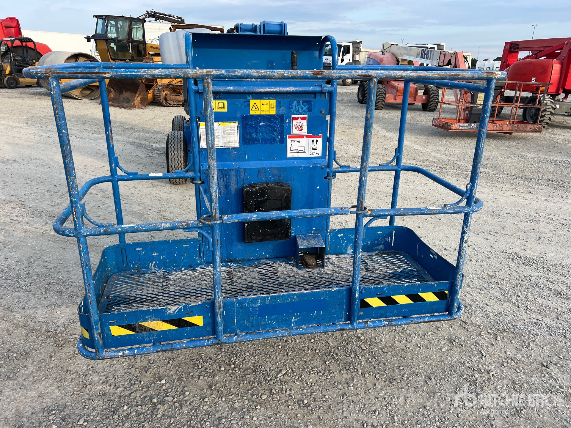 2009 Genie Z45/25