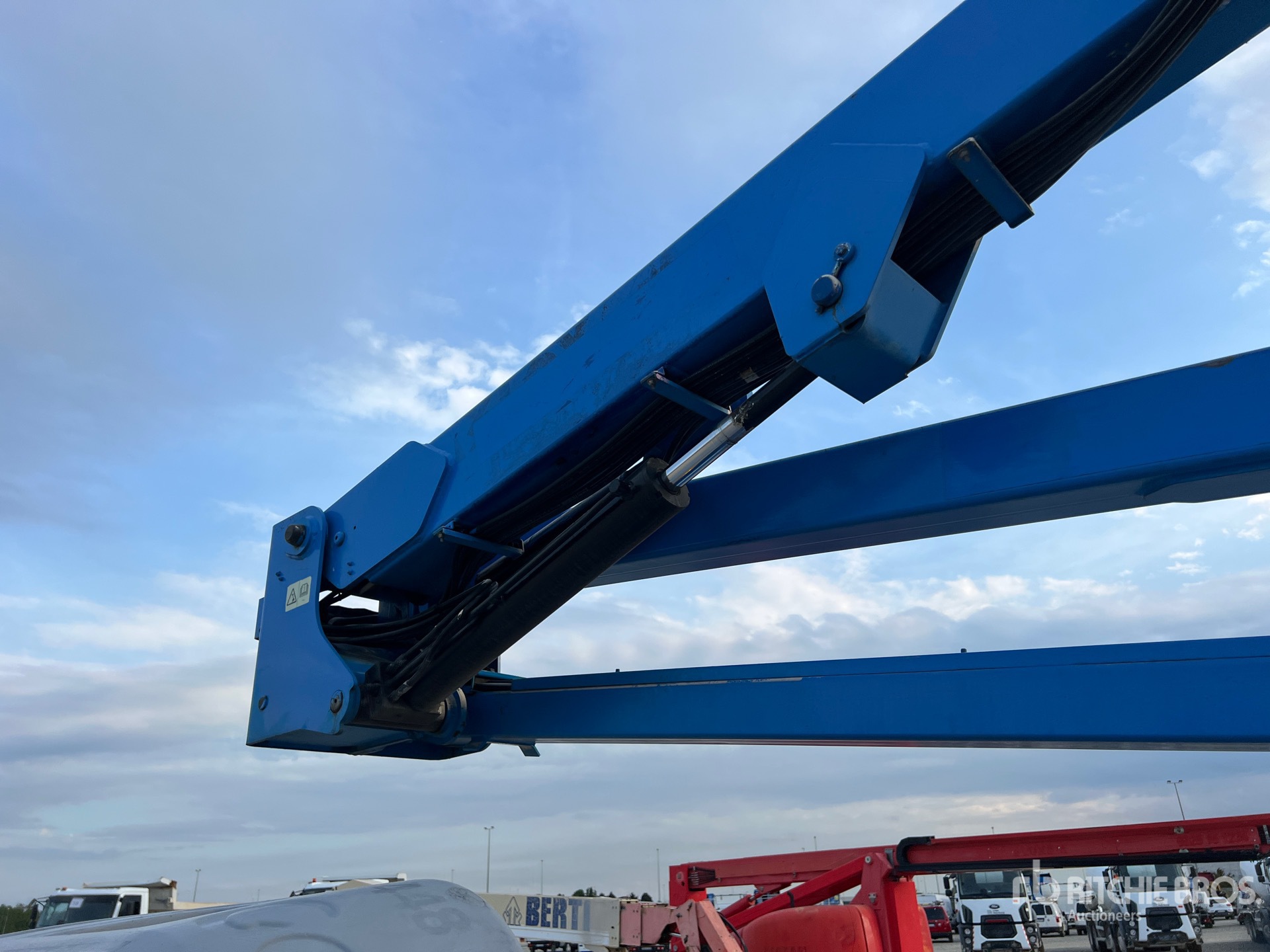 2009 Genie Z45/25