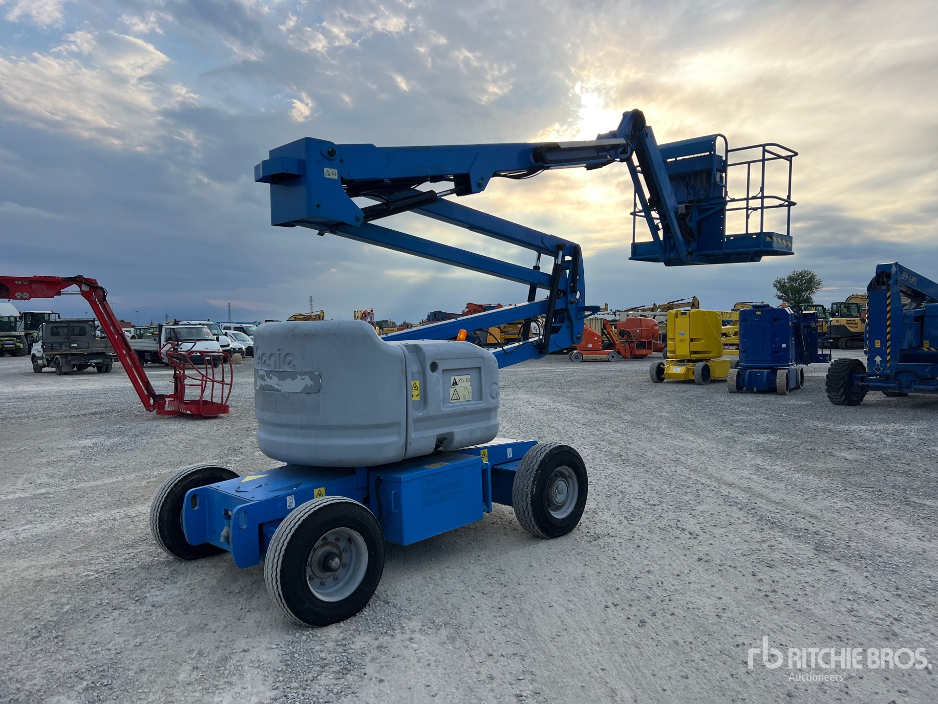 2009 Genie Z45/25
