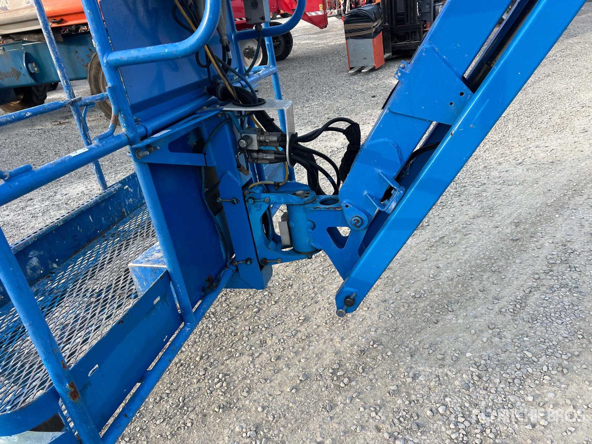 2009 Genie Z45/25