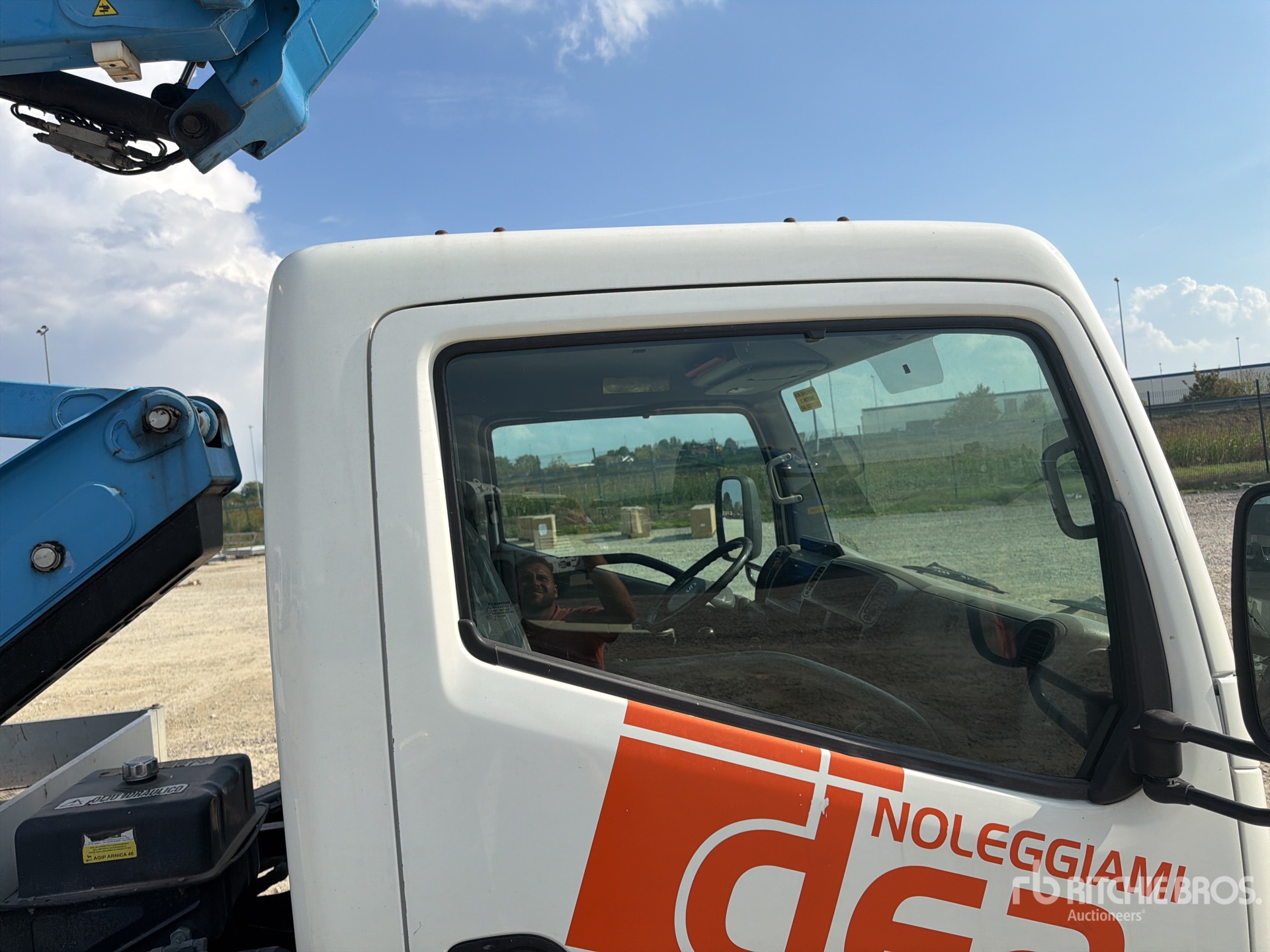 2015 Nissan CABSTAR NT400