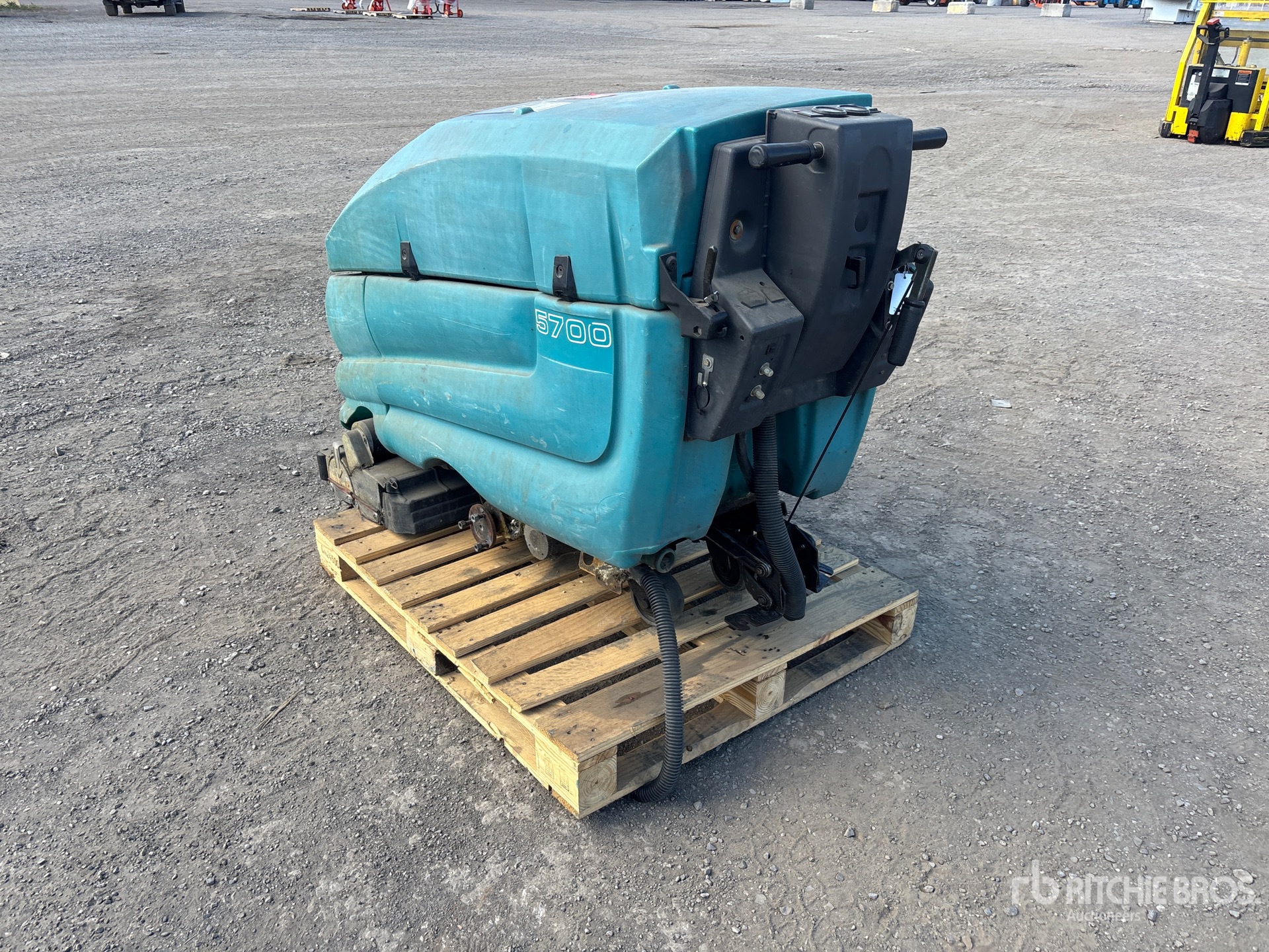 Tennant  5700