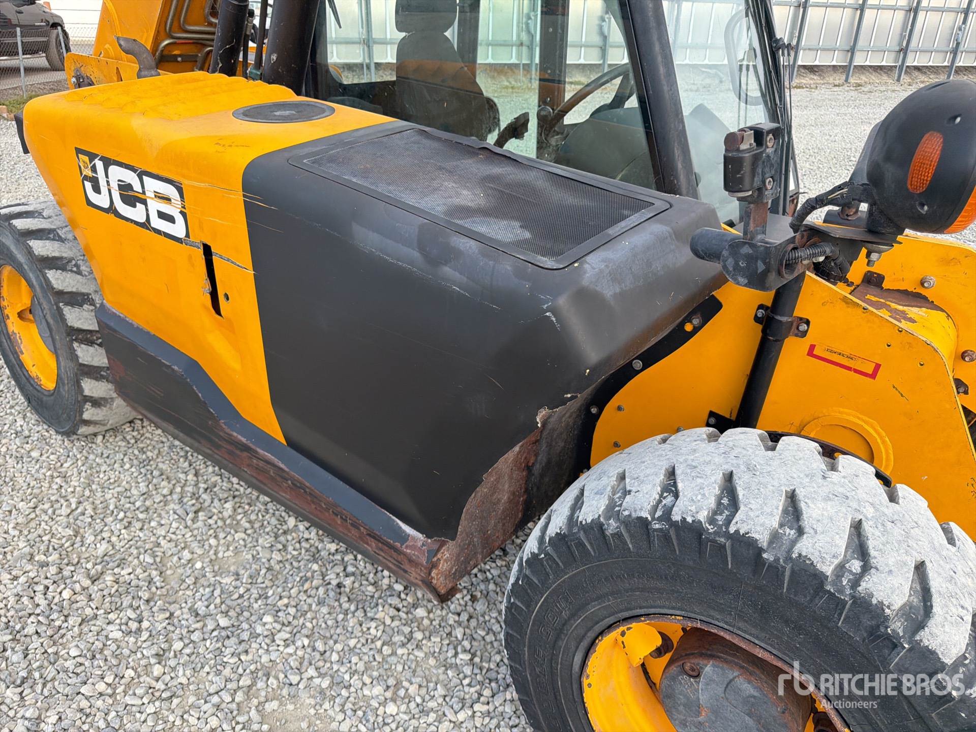 2015 JCB 525