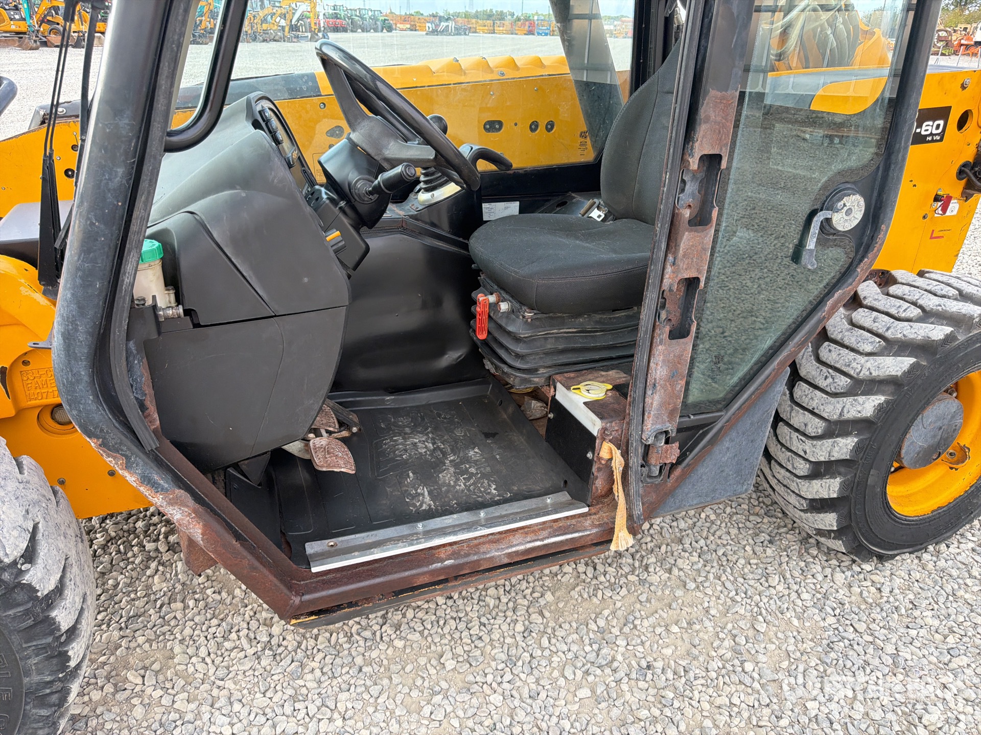 2015 JCB 525