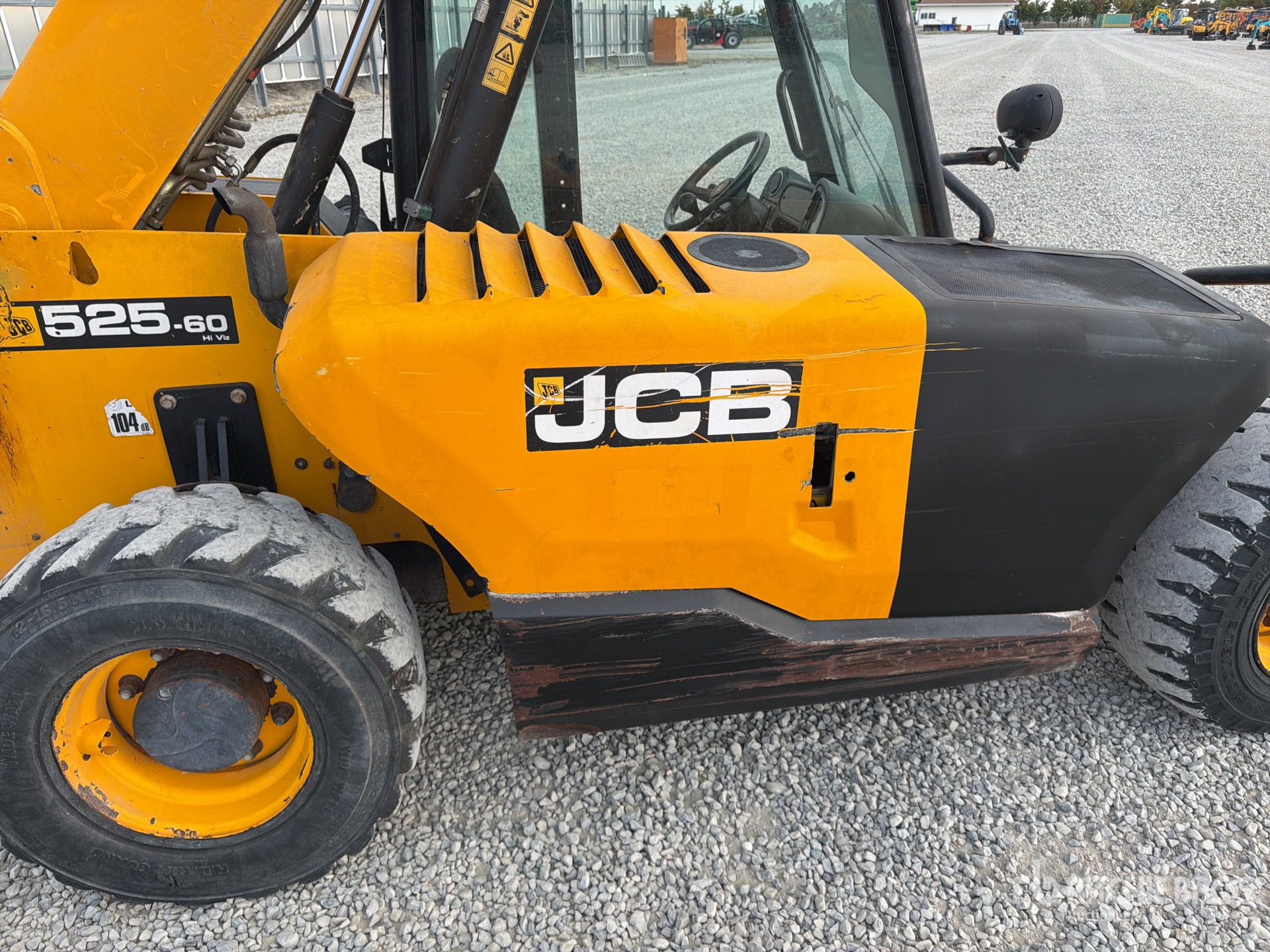 2015 JCB 525