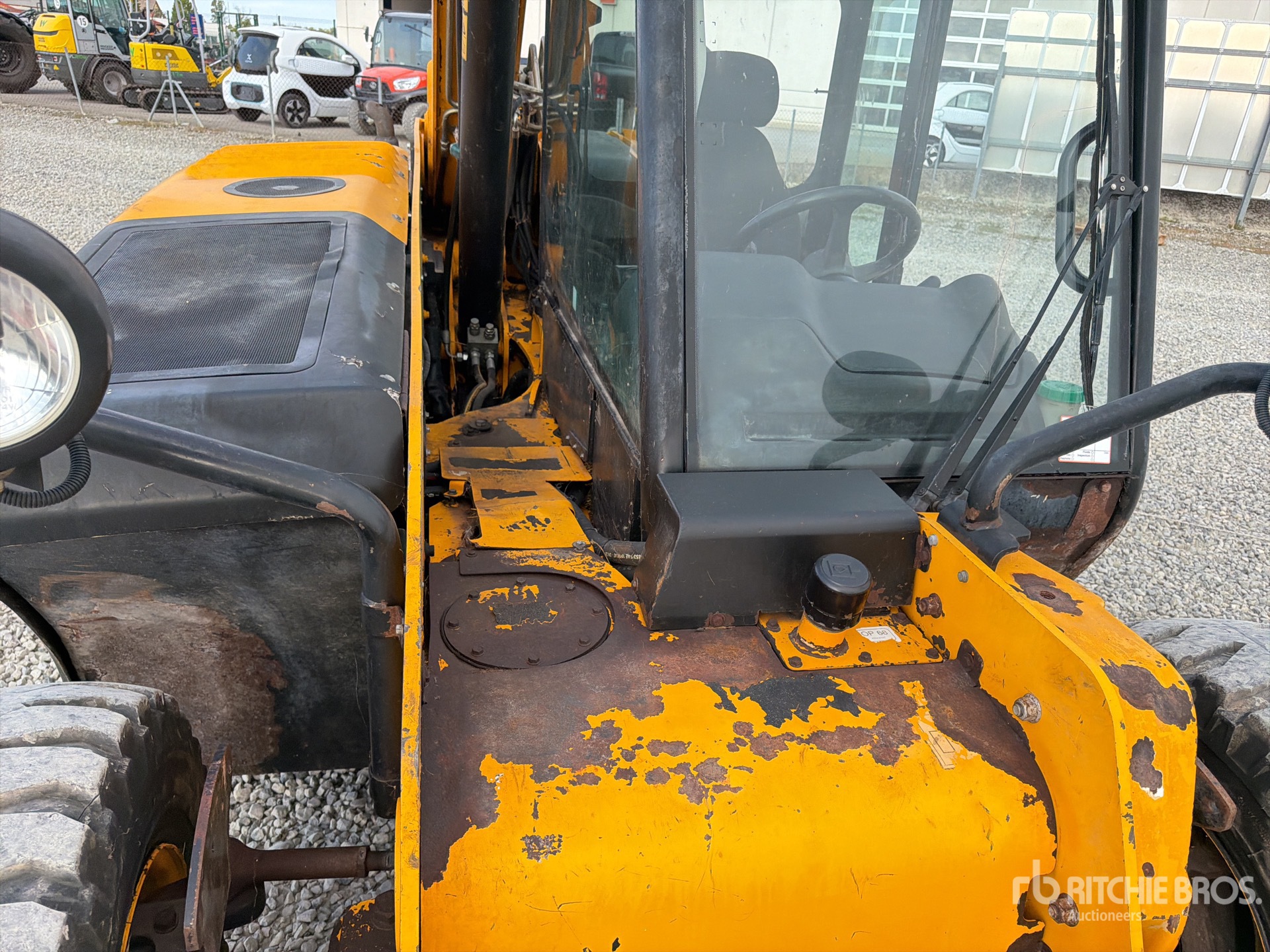 2015 JCB 525