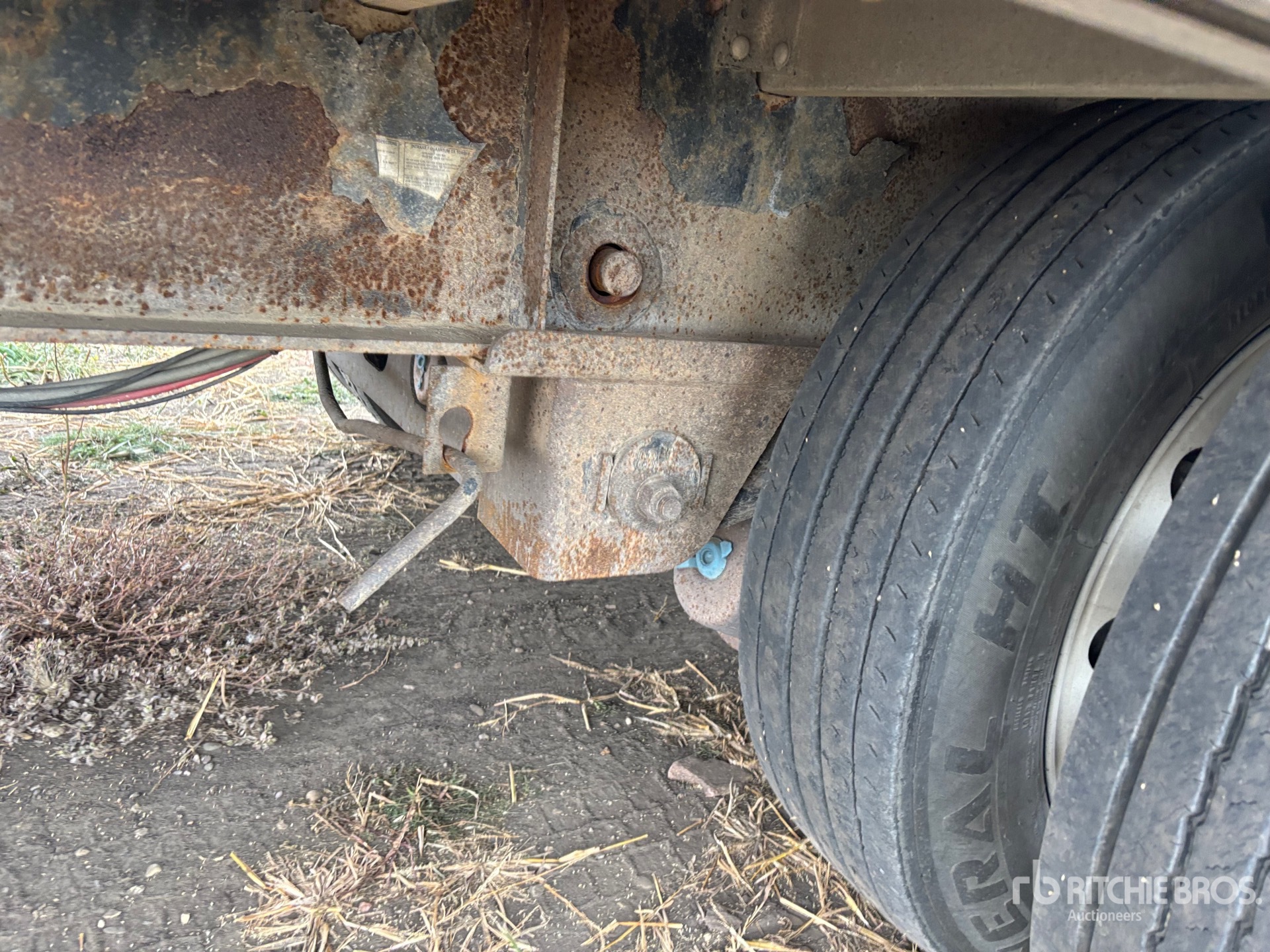 2012 Wilson 48 FT T/A SPREAD AXLE