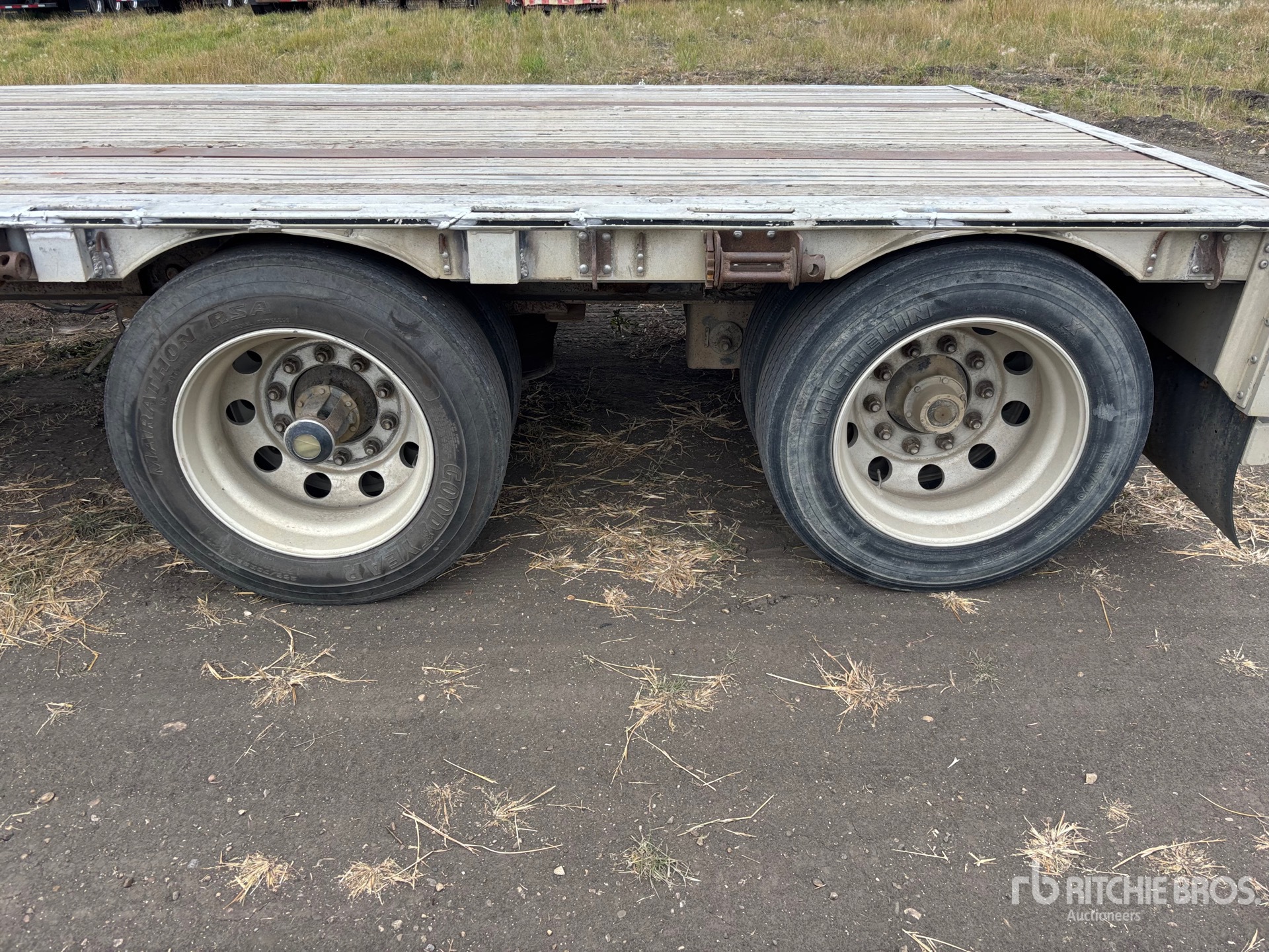 2012 Wilson 48 FT T/A SPREAD AXLE
