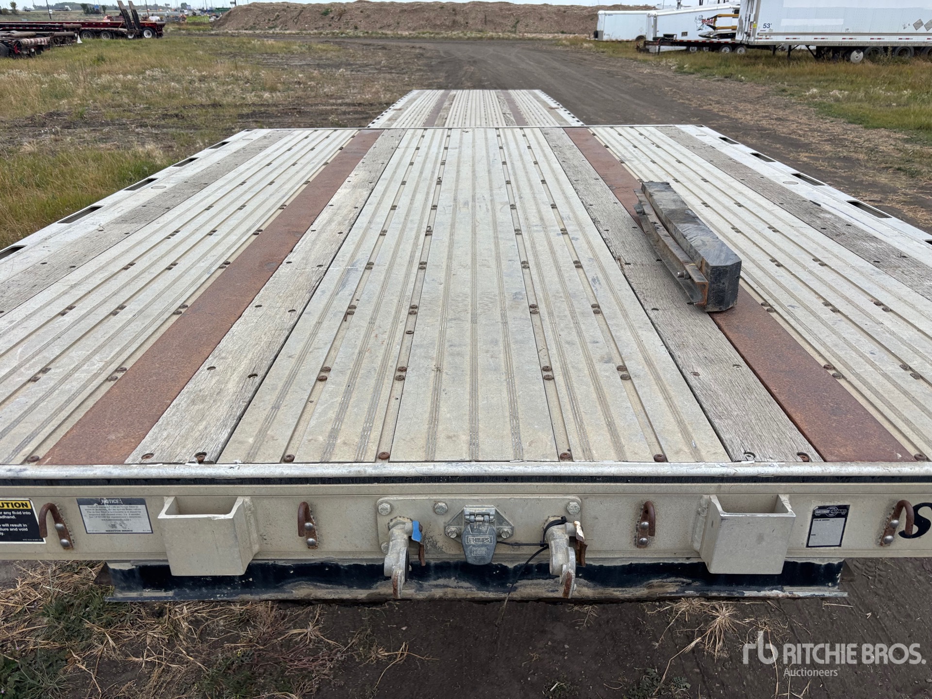 2012 Wilson 48 FT T/A SPREAD AXLE