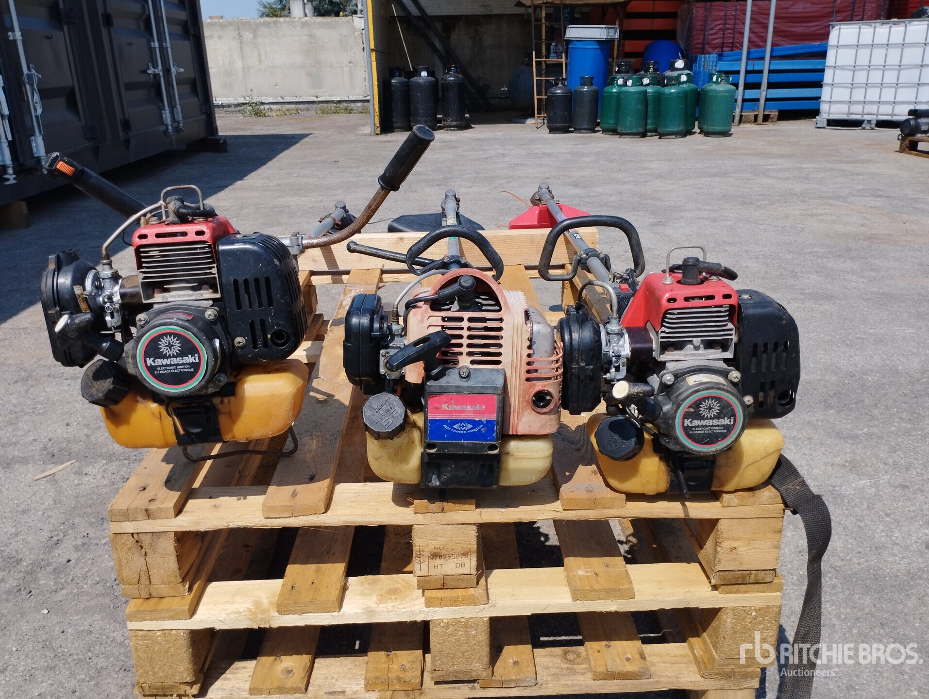 Kawasaki QUANTITY OF (3)