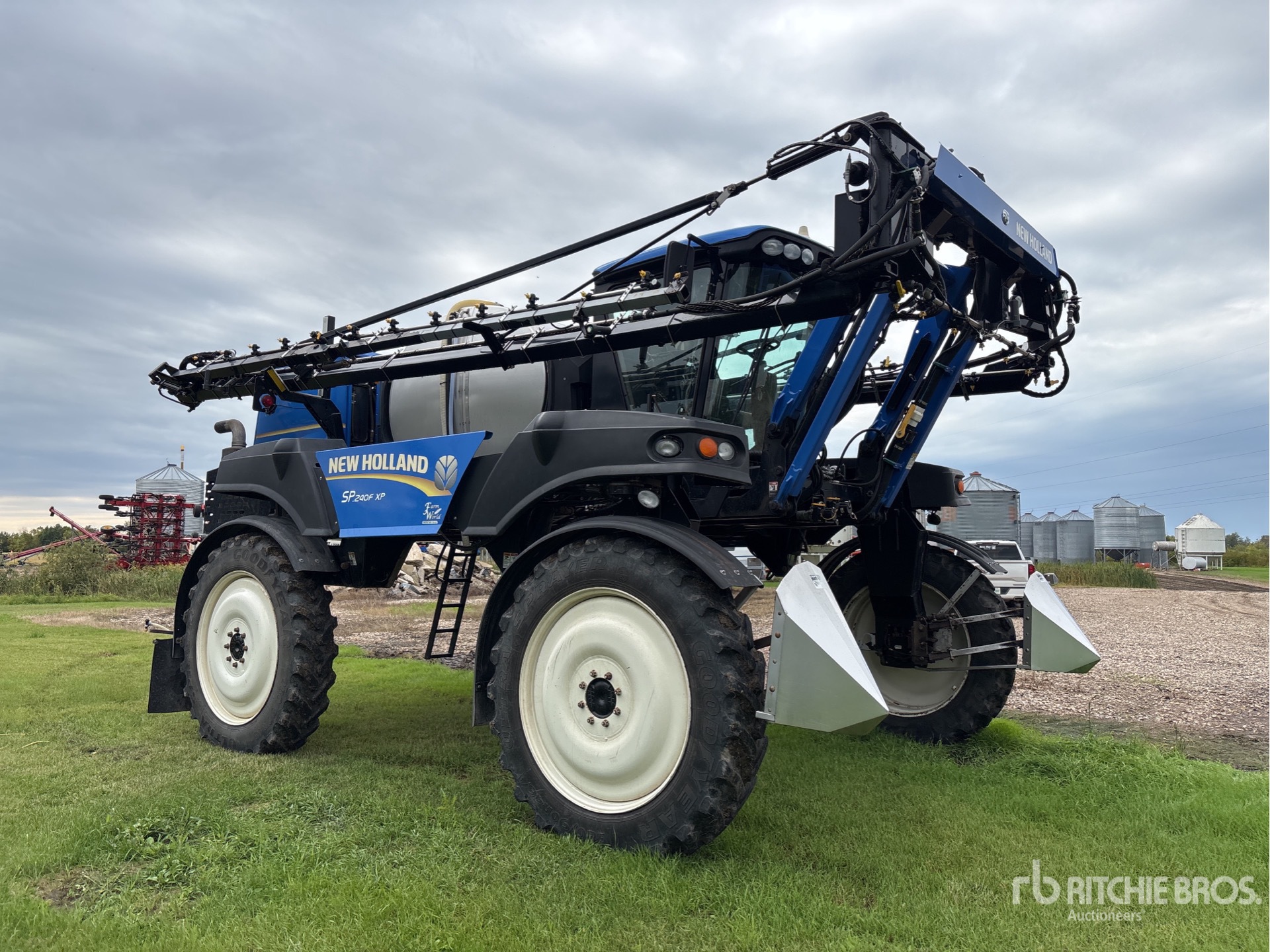 2012 New Holland SP240F