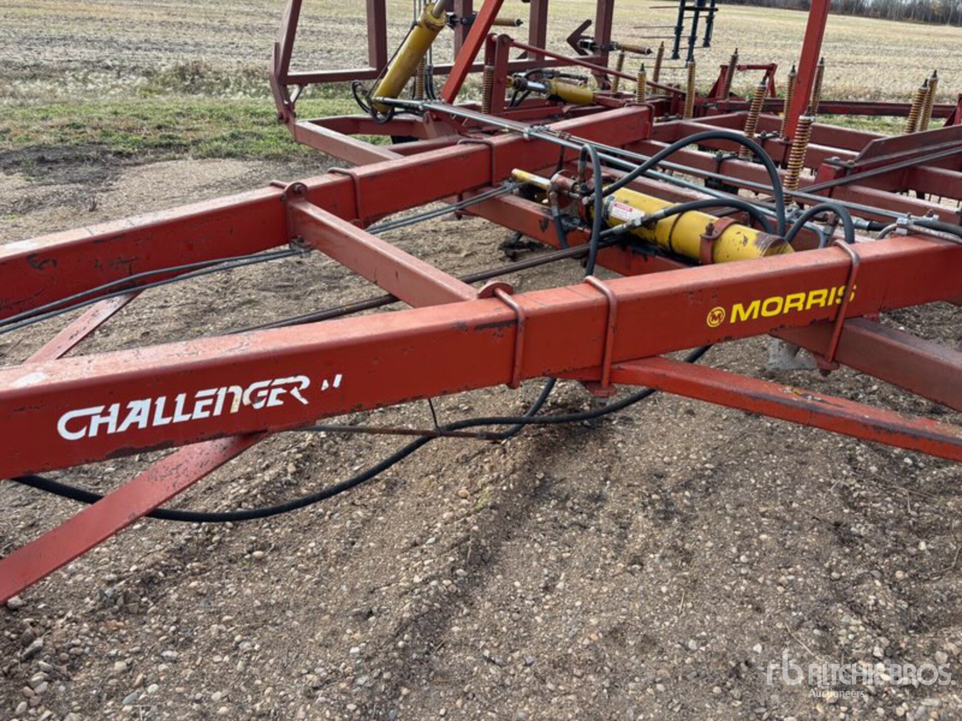 Morris CHALLENGER L-24