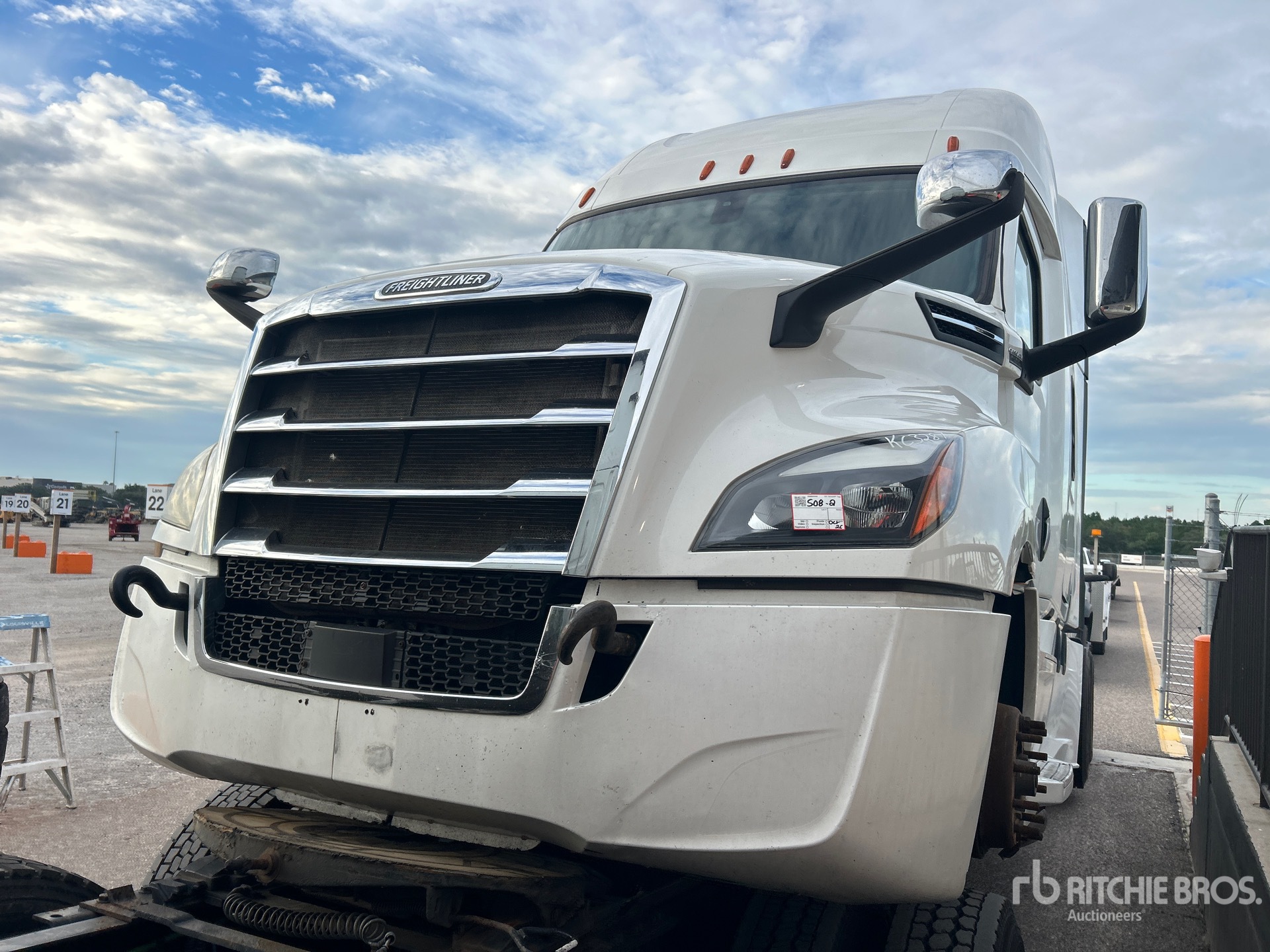 2019 Freightliner CASCADIA 126