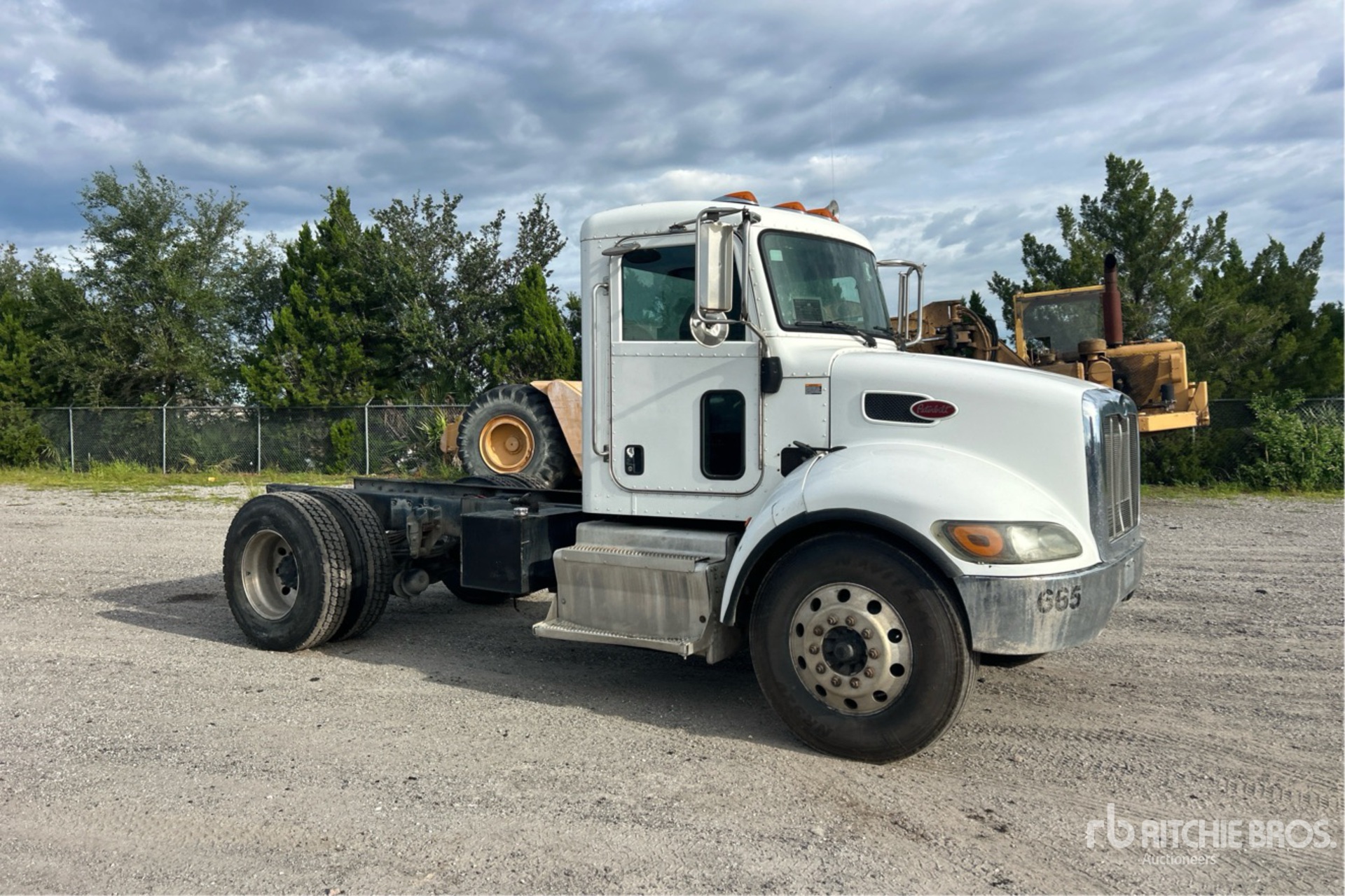 2016 Peterbilt 337