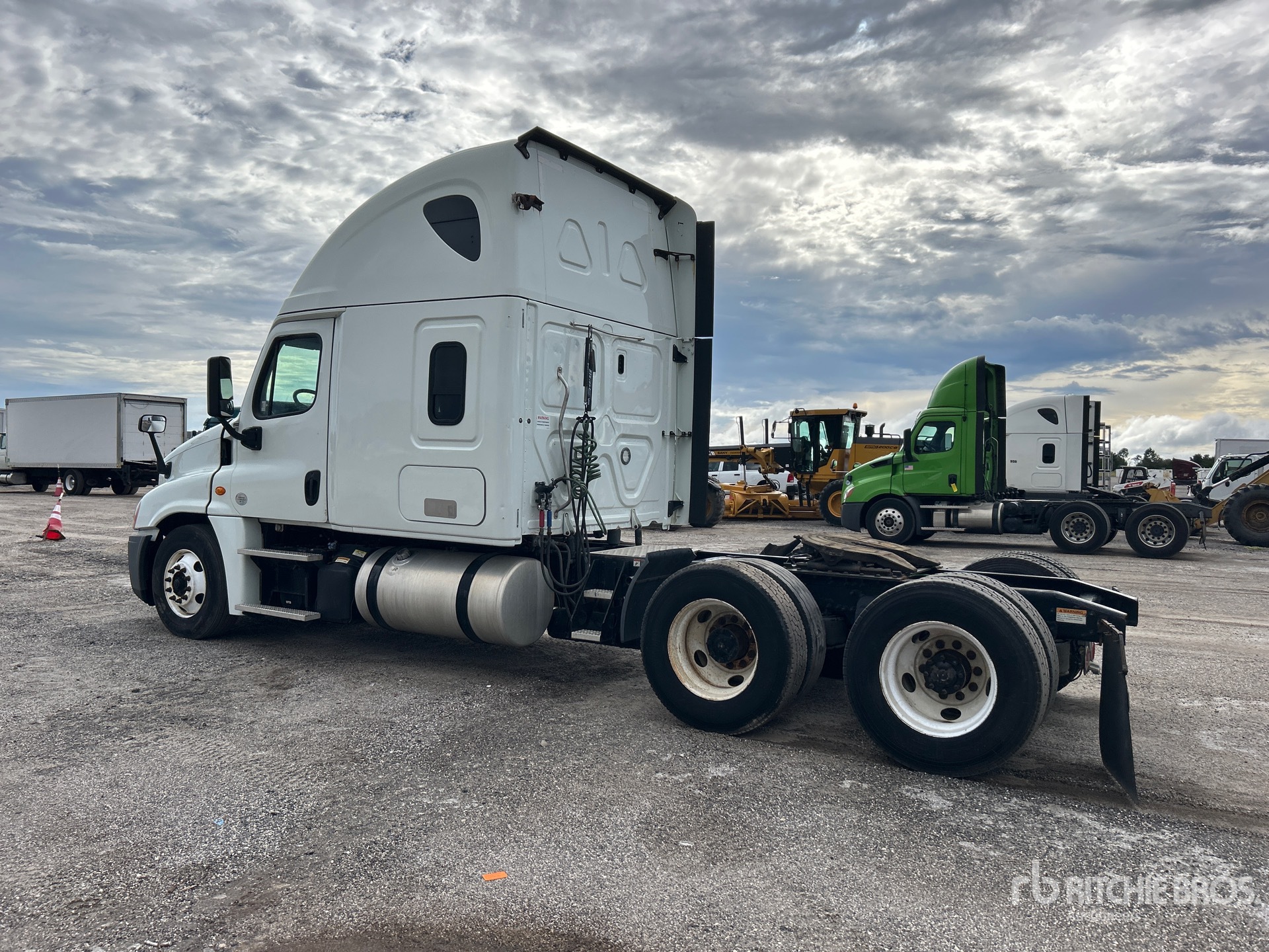 2019 Freightliner CASCADIA 125