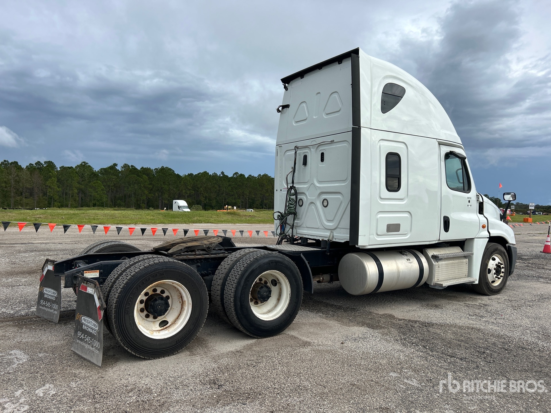 2019 Freightliner CASCADIA 125