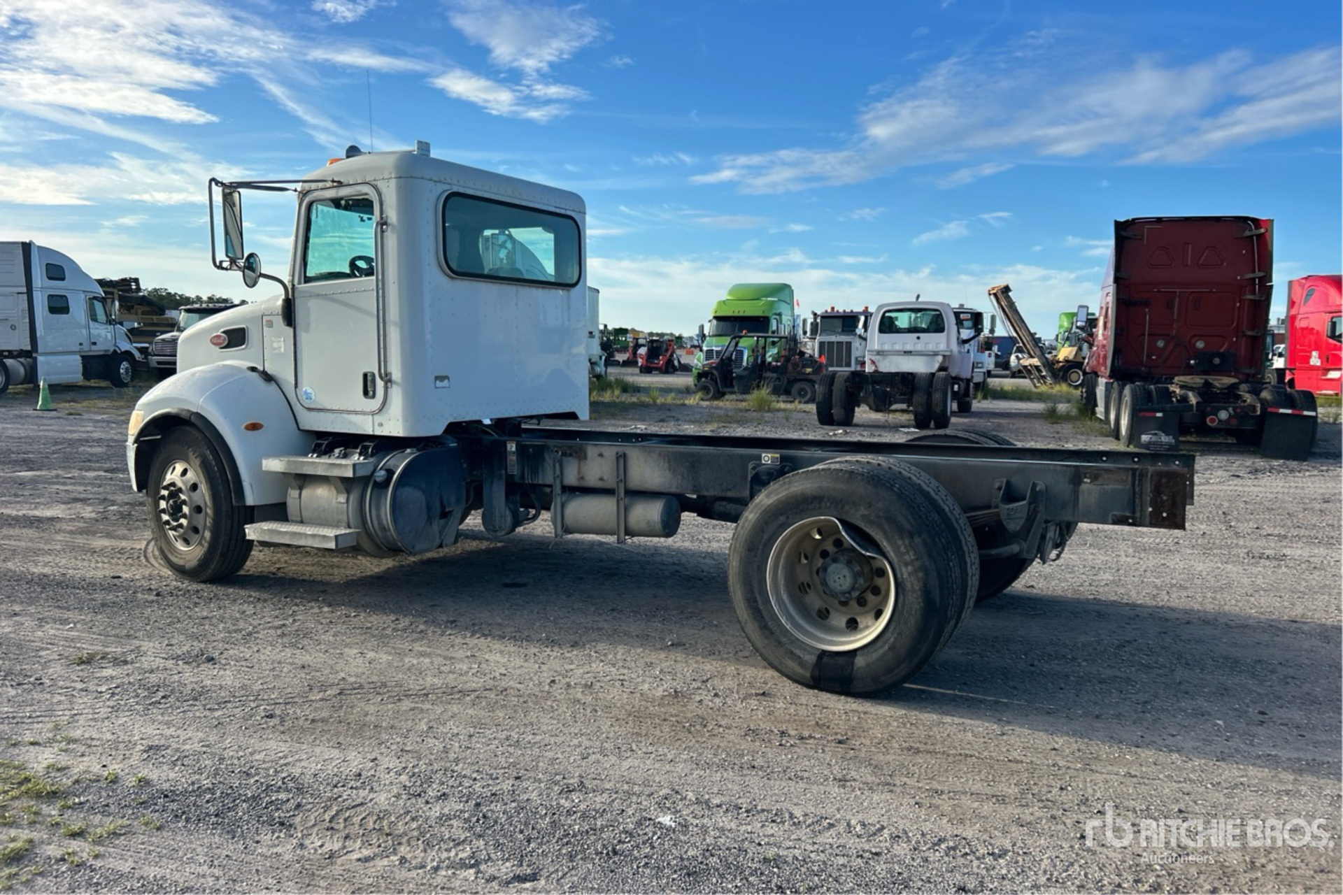 2016 Peterbilt 337