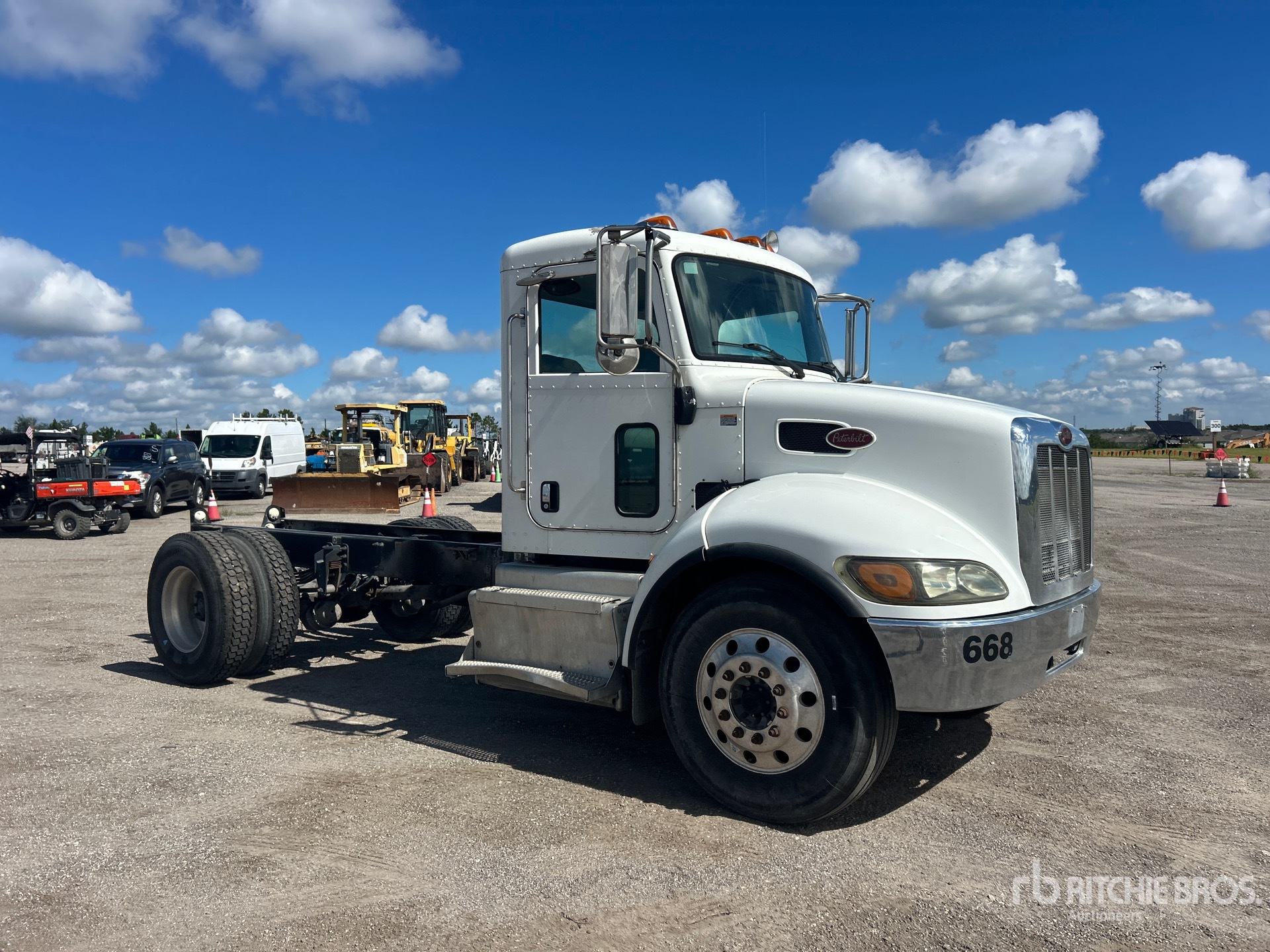 2017 Peterbilt 337