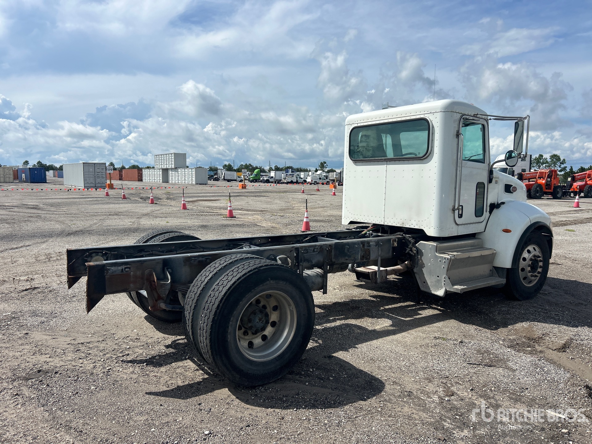 2017 Peterbilt 337