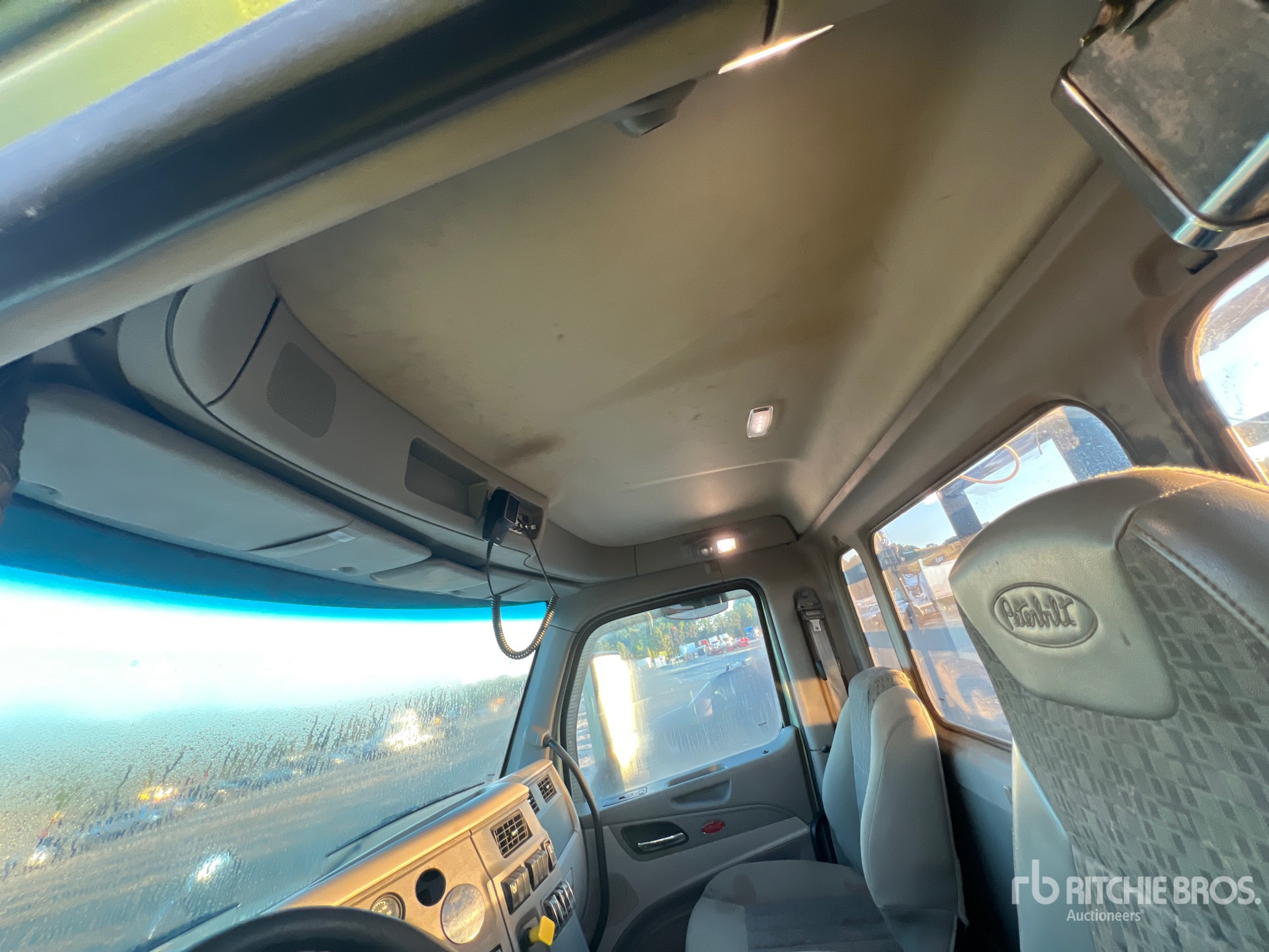 2020 Peterbilt 567