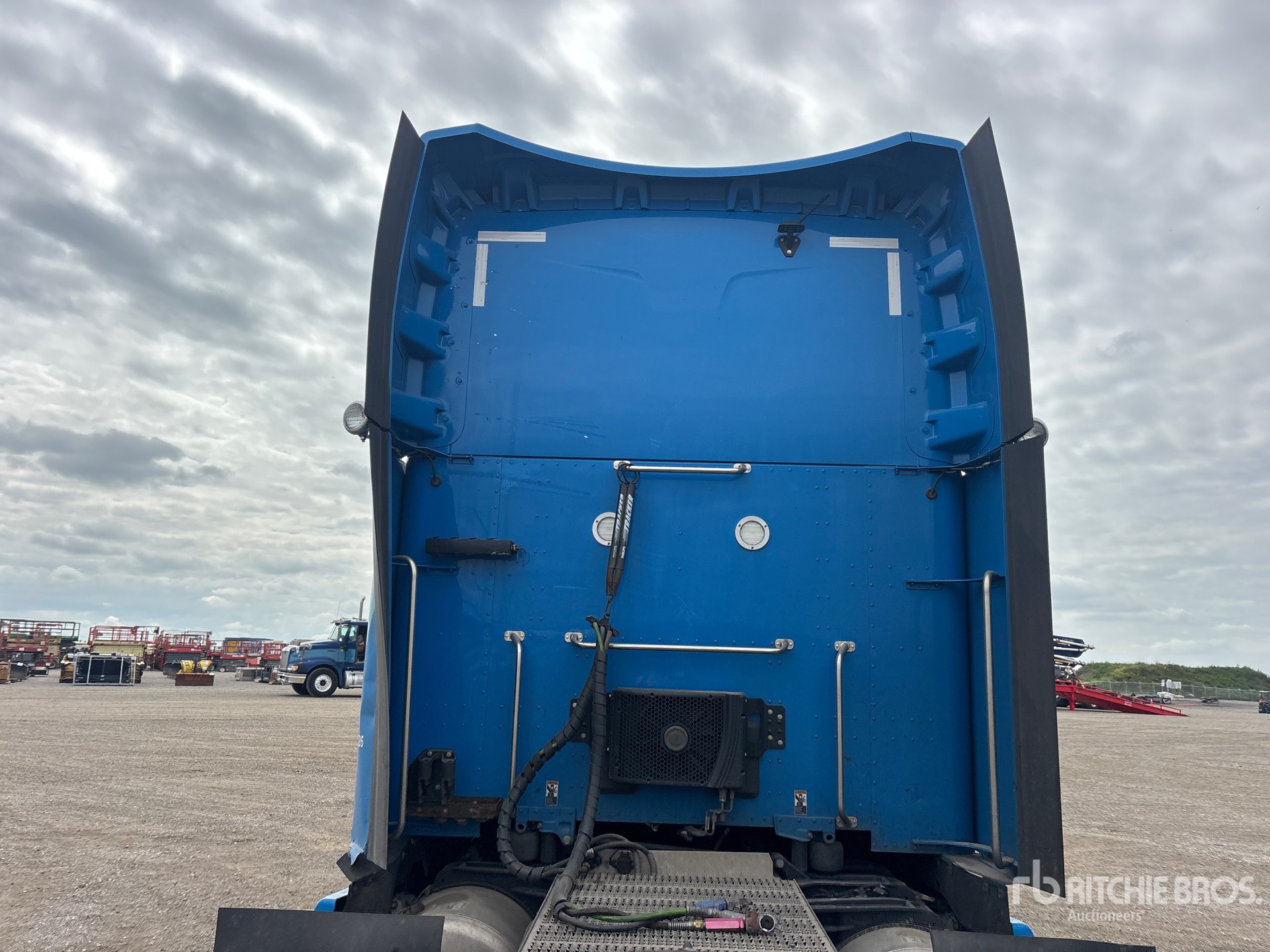 2023 Peterbilt 579